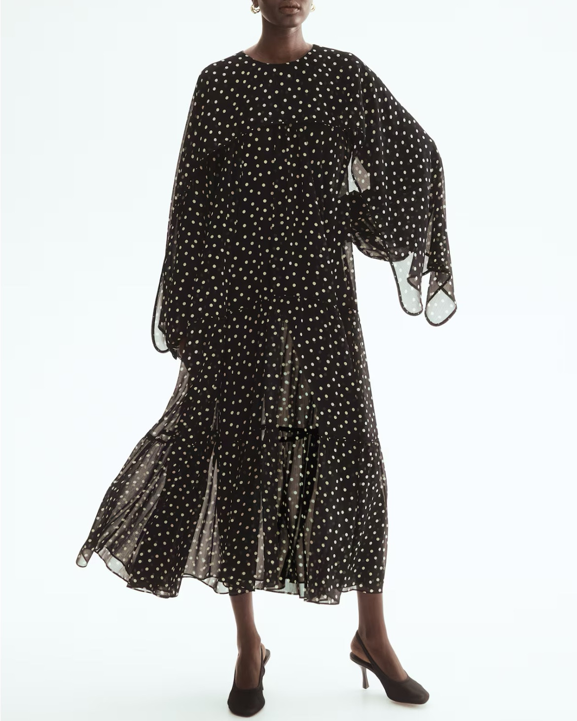 Black and white polka dot maxi dress 

#LTKSeasonal