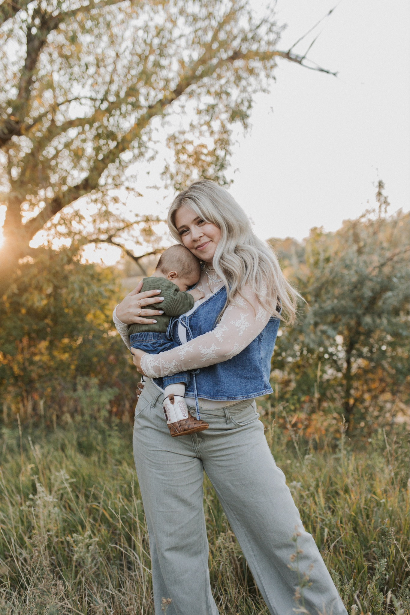 I love being his mama 🤍 family photos!