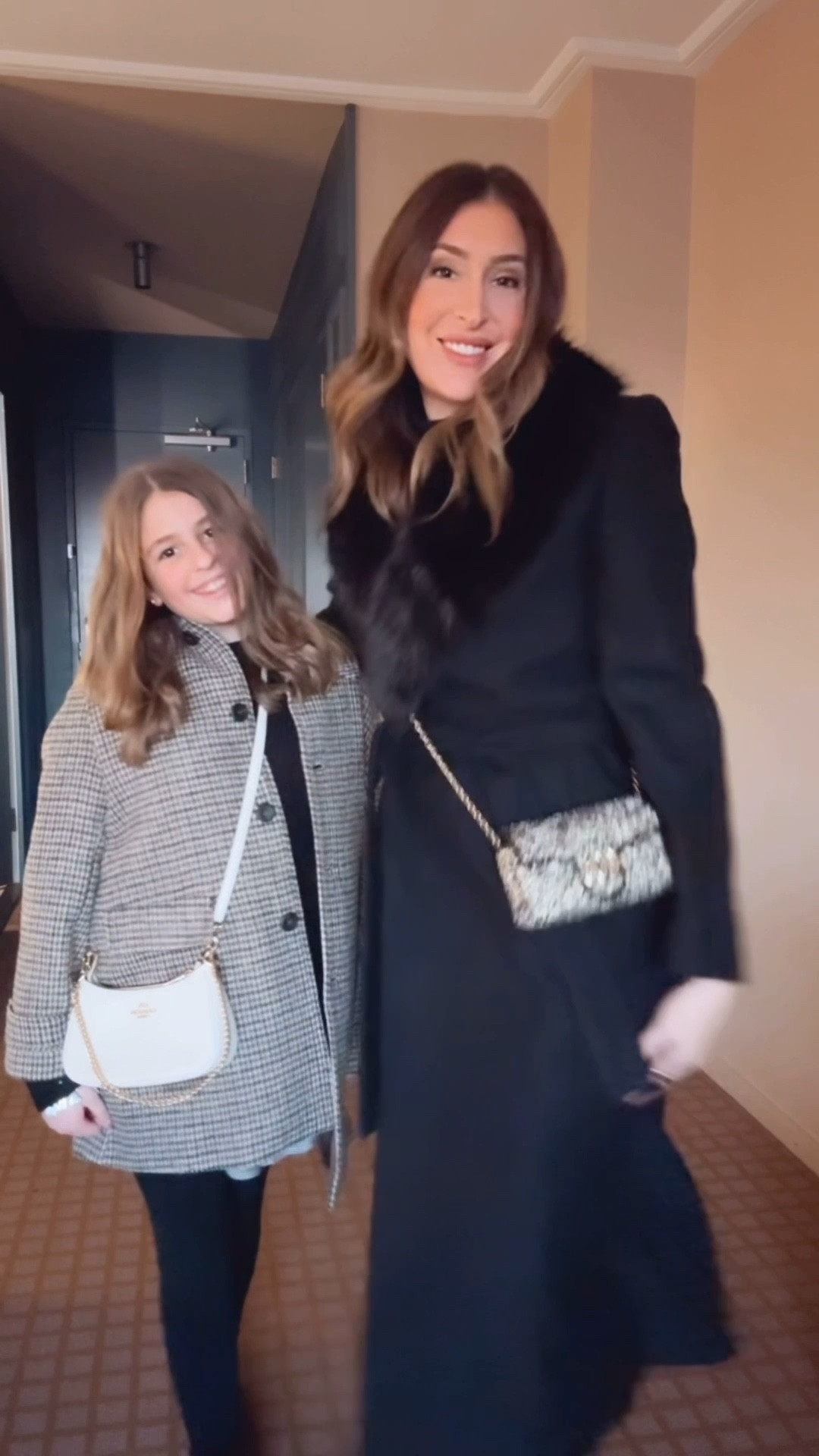 Back in our favorite place! 🍎🚕 Finally took my girl to see the show she’s been dying to see, and I’m so glad I did because it was amazing! 