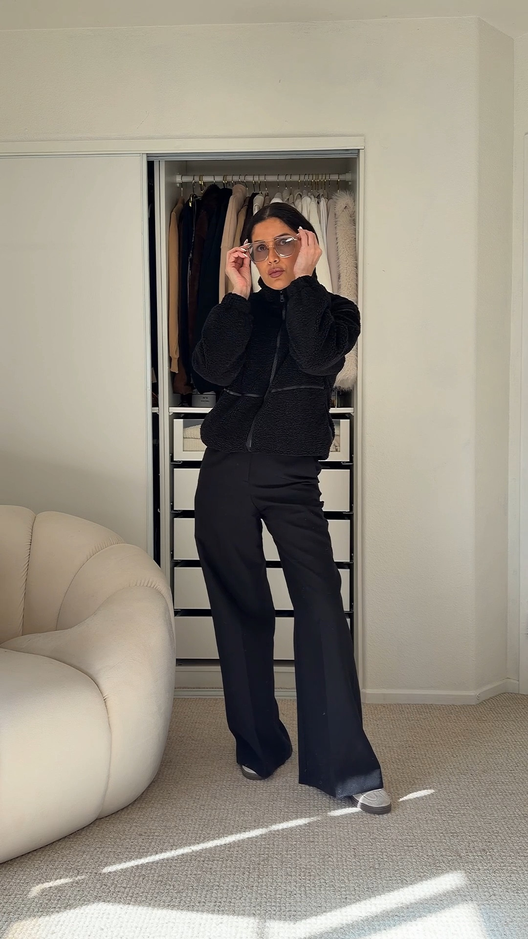 All black outfit casual outfit idea
Wearing this cozy zipper jacket size S from @amazon
#amazonfinds

