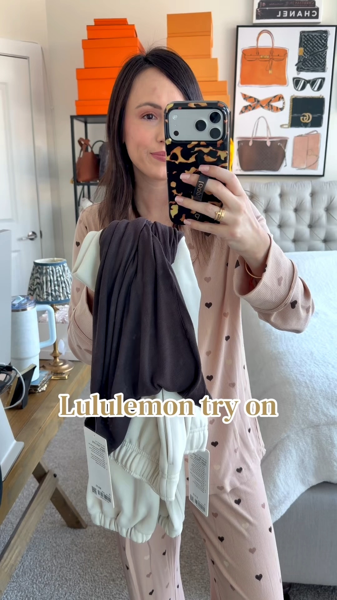 Lululemon hold tight top in espresso with scuba joggers in bone



#LTKootd #LTKSeasonal