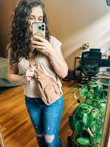 The best travel purse! Its big enough to hold all the things you need while still being small and fashionable.

Free People Hudson Sling: Pirates Gold

Travel outfit, travel purse, summer purse

#LTKTravel #LTKStyleTip #LTKItBag