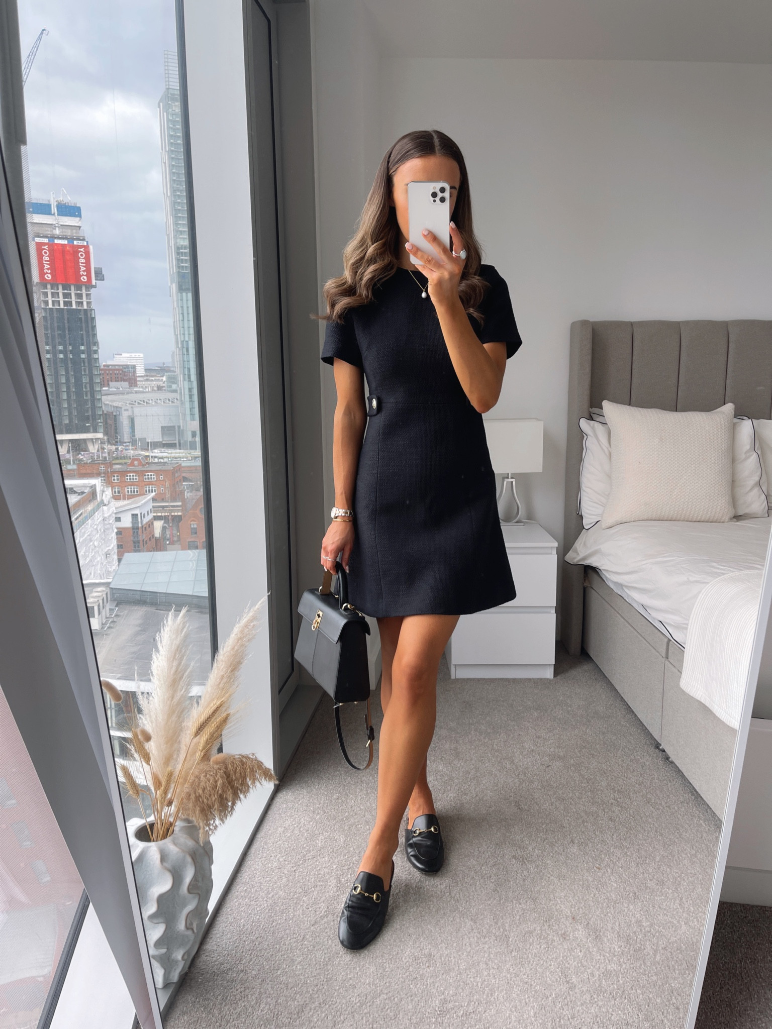 Karen Millen 💘 discount code is ‘EM20’ 🤍 exact bag is @cafune.official #workwear

#LTKeurope #LTKstyletip #LTKFind