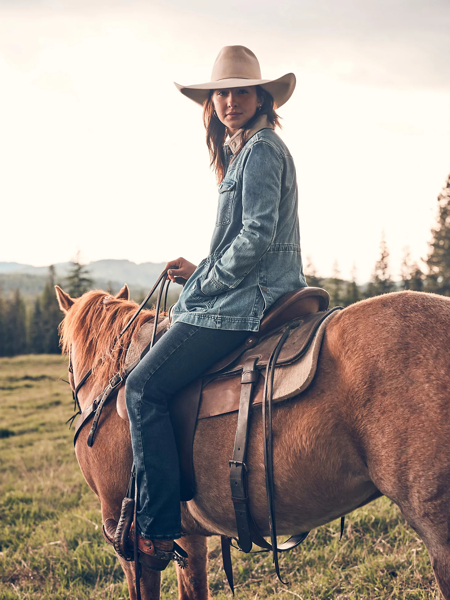 Women's Unlined Canvas Collar Barn Jacket in Denim | Wrangler
