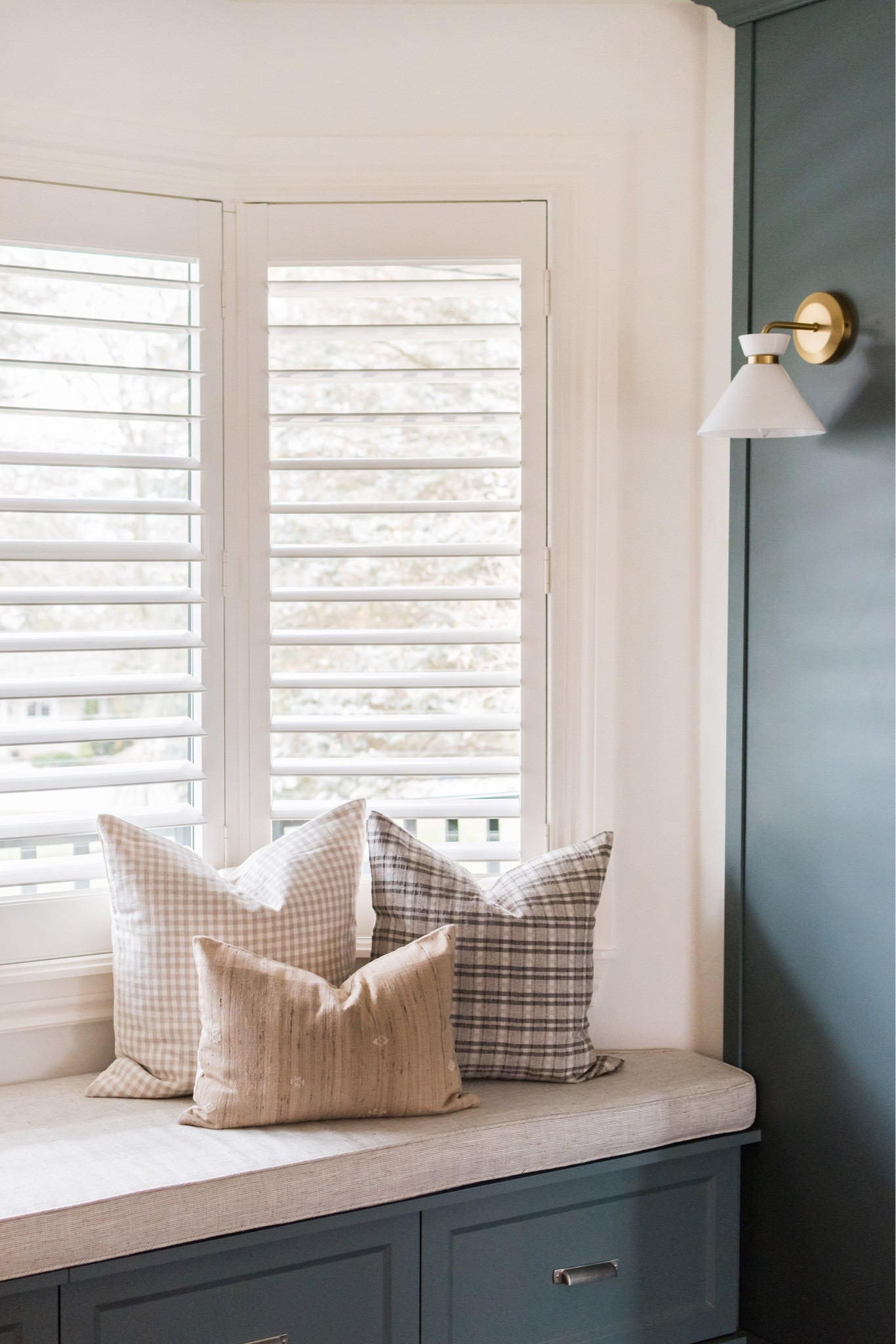 Mudroom design, mudroom cabinets, accent pillows, sconces, mudroom inspo 

#LTKhome