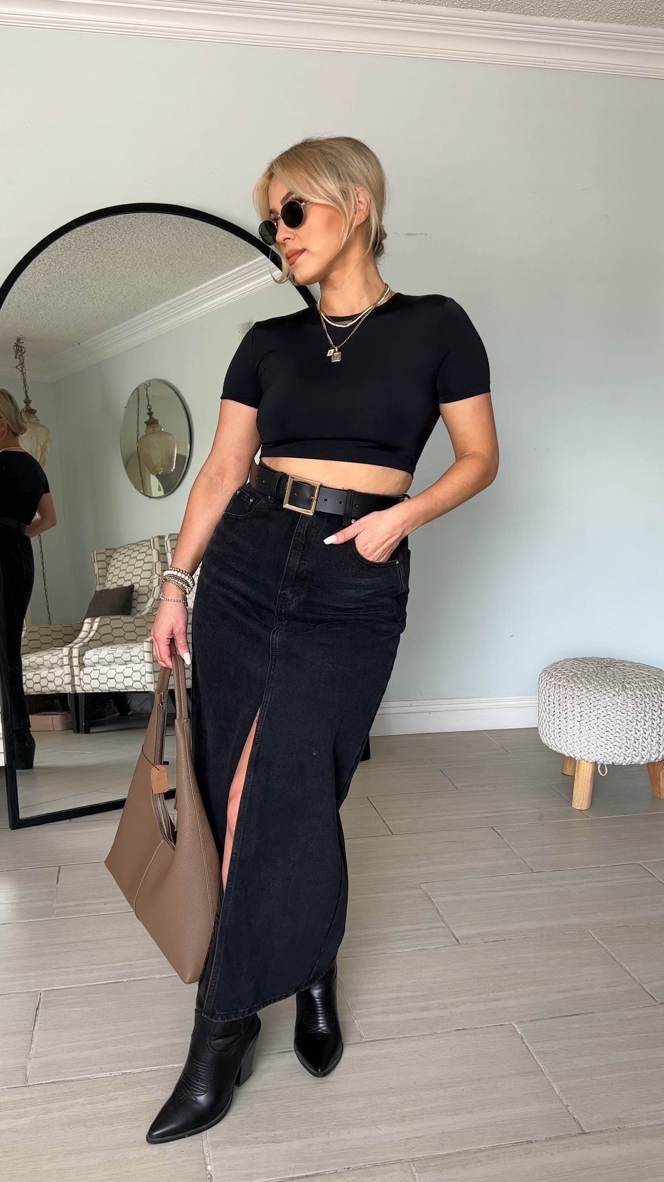 Black jean outlet skirt outfit video