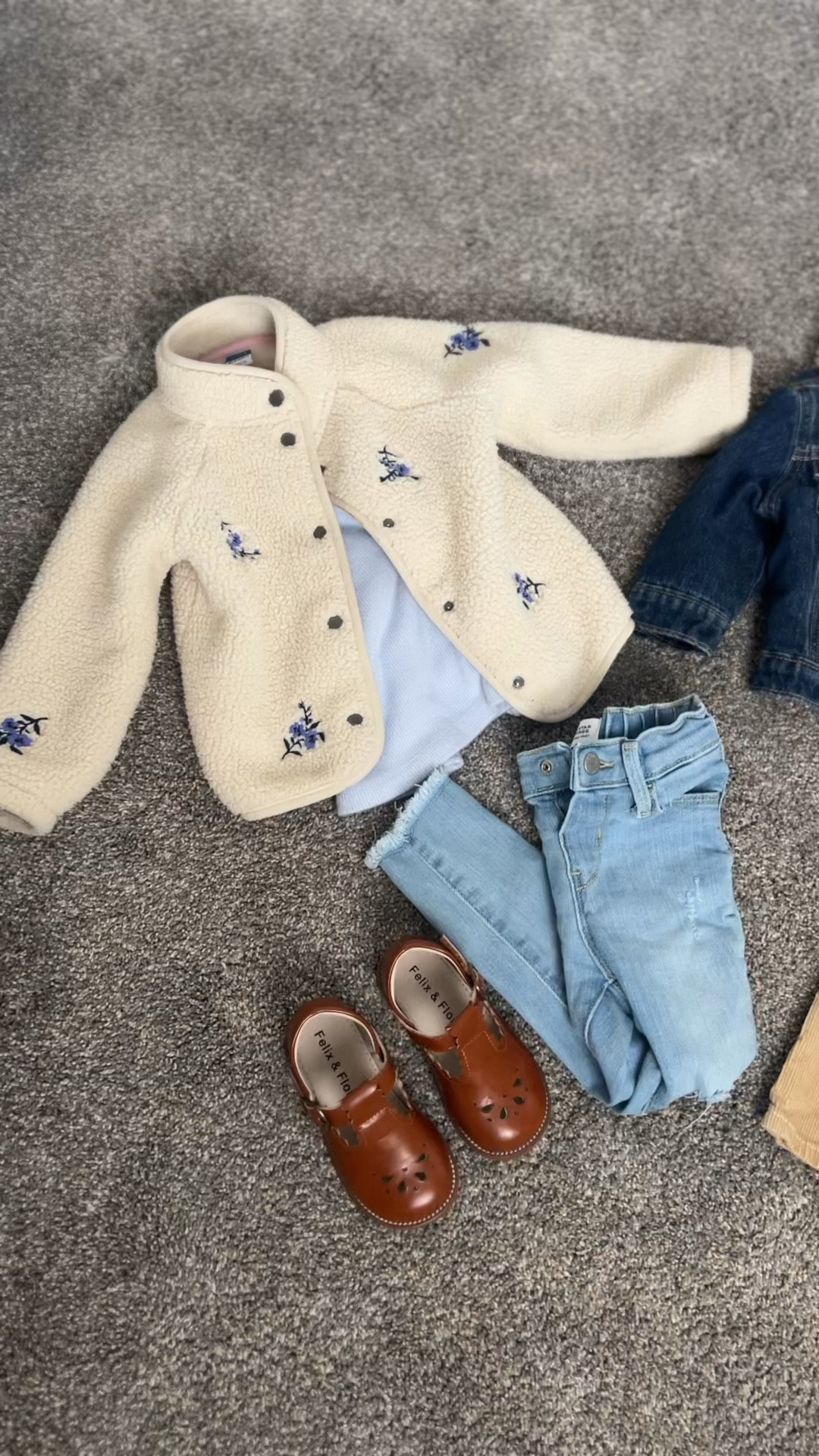 Holiday Family Pictures Outfit Inspo for kids #FamilyPhotos #OldNavy #OldNavyFamily

#LTKKids #LTKSeasonal #LTKFamily