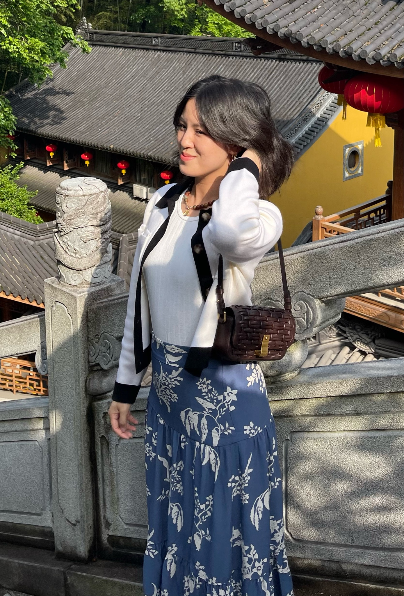 Wearing skirt in 34 or US2
Knit in XS
