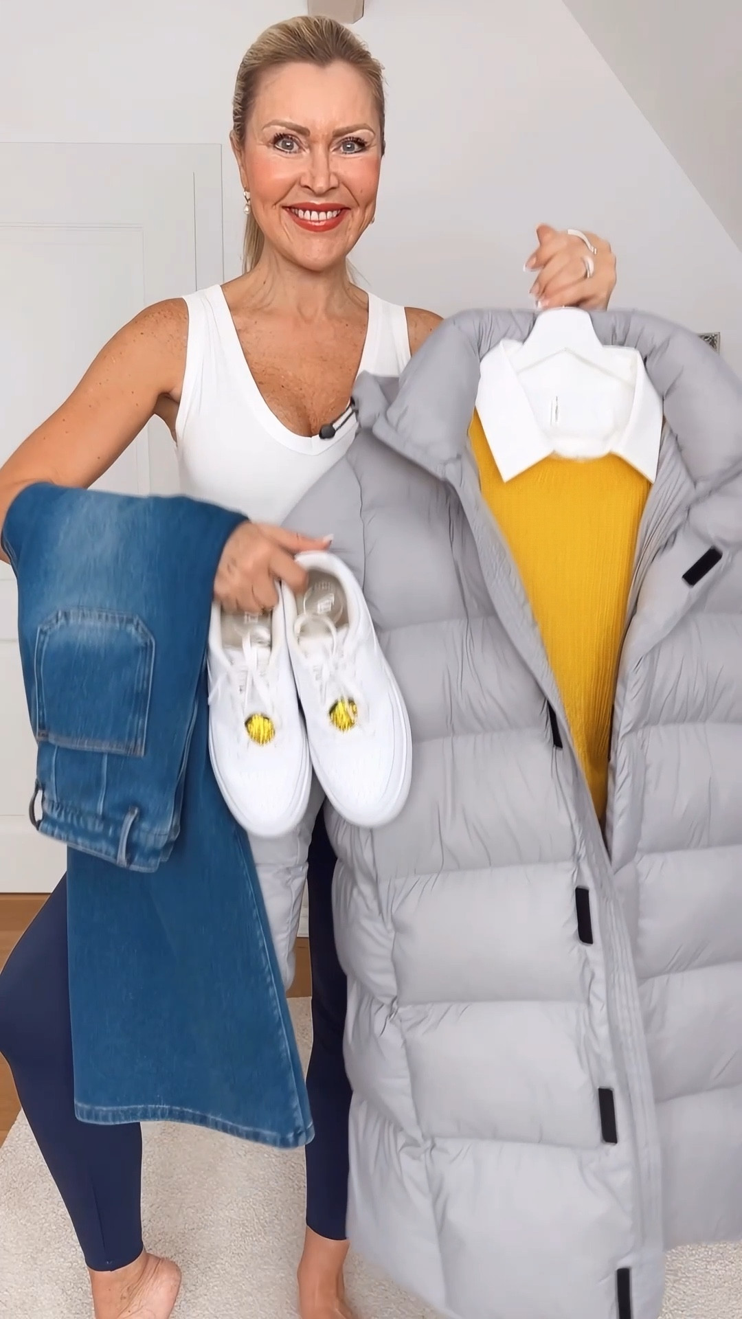 𝒲𝑒𝓇𝒷𝓊𝓃𝑔 𝒜𝒹.* Guten Morgen, Mädels ☕✨ Donnerstag = Outfit-Entscheidungsprobleme 👉 Team Leggings oder Team Jeans? Zwei NEUE Outfits von HALARA
.
mit „marti114“ bekommt ihr 5 % Rabatt ab 65€ Einkauf und
10% ab 169 € Einkauf 
(Kombinierbar mit allen % Aktionen auf der Website)
.
💙🍇Look 1: Thermoleggings in Dunkelblau + Burgundy-Pullover = warm, stretchy & Sofa-tauglich 🫶
👖🤍💛Look 2: Shape-Jeans, weiße Bluse, gelber Pulli & grauer Stepmantel = chic, cozy & winterfest ❄️
Beide schon reduziert und meine Prozente on top 💥

#LTKeurope #LTKstyletip #LTKdeutschland