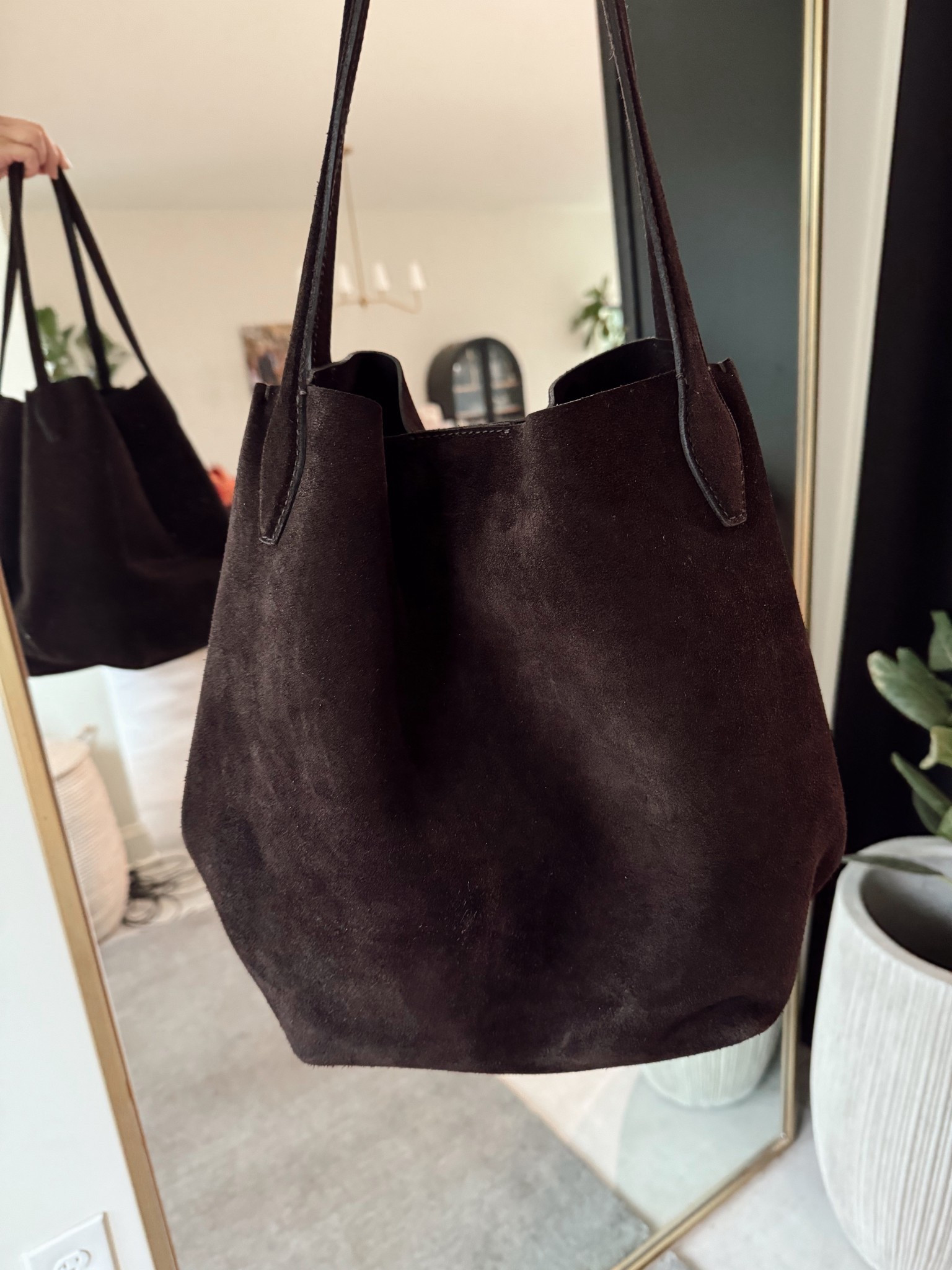 Madewell suede bag 20% off in app 

#LTKxMadewell #LTKSaleAlert #LTKItBag