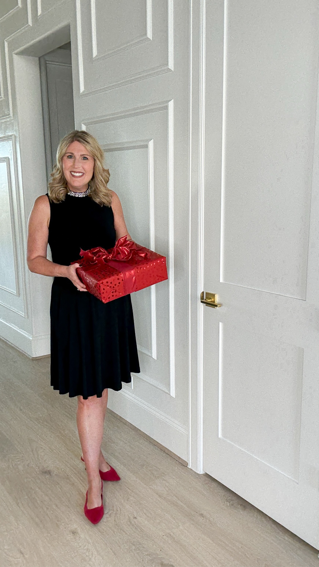 There’s a reason the little black dress never goes out of style.
It’s the piece you reach for when you don’t want to overthink. 
The dress that feels right whether it’s a dinner date, a celebration, or a last-minute invitation.

One dress. Endless occasions. 


#littleblackdress #womenover50 #holidaystyles 

#LTKSeasonal #LTKOver40 #LTKHoliday