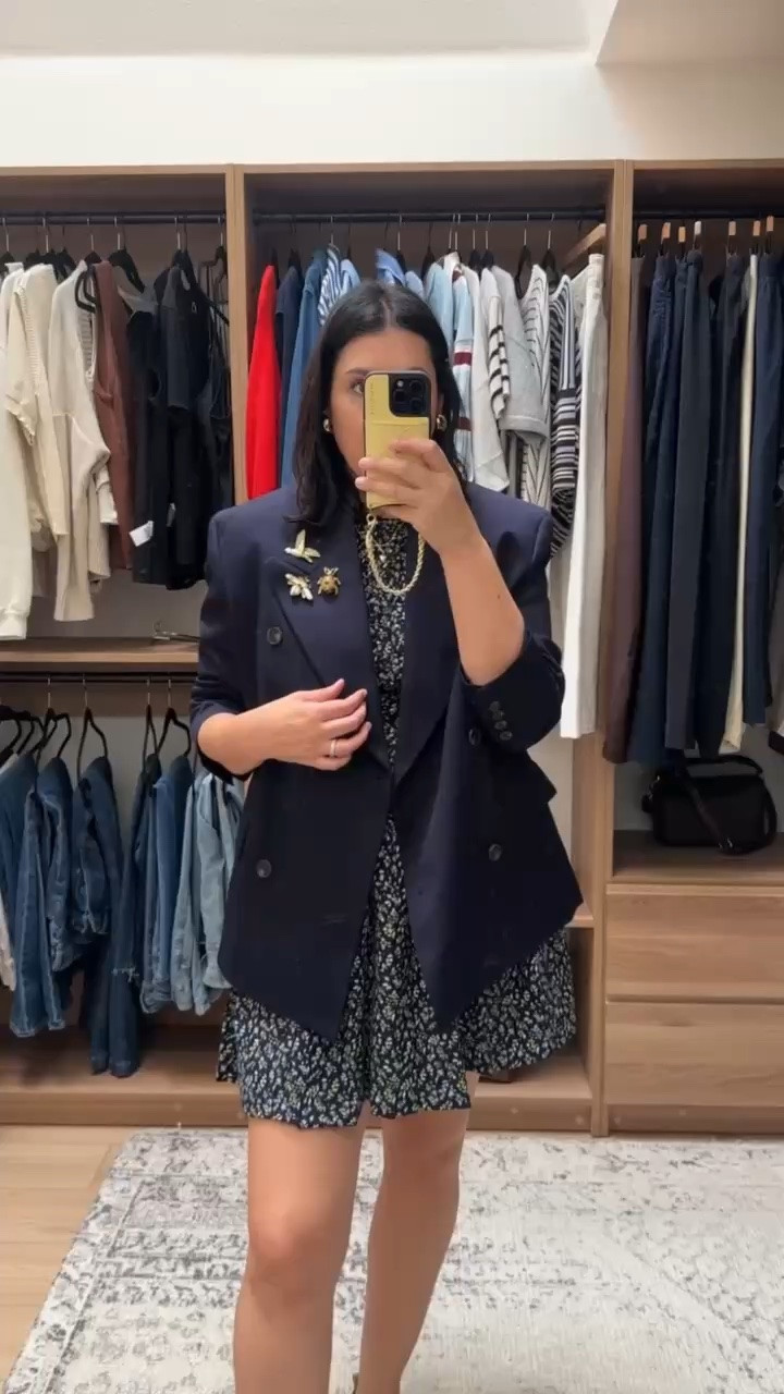 You know I love an oversized blazer and girl — This one is good! I’m in the medium.