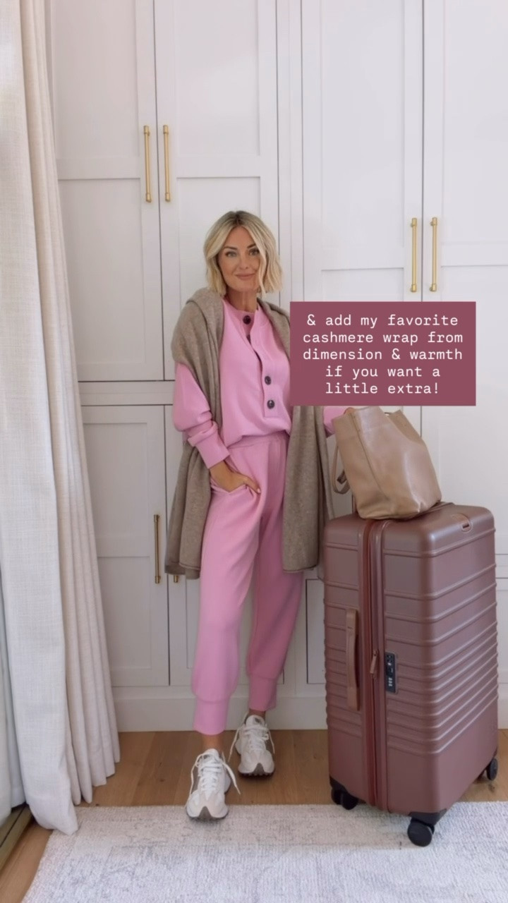 This cashmere wrap is truly the best layer when traveling! You could also even use it as a blanket on the plane! Wearing S!

Loverly Grey, airport outfit, travel outfit, Beis, luggage, Varley, matching set, lounge set, loungewear, cashmere wrap, travel finds

#LTKSeasonal #LTKTravel