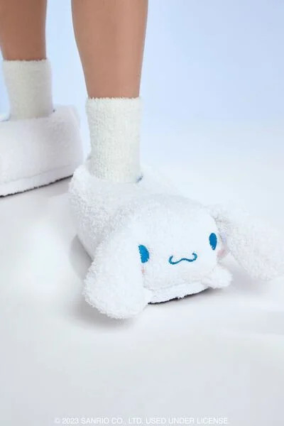 Plush Cinnamoroll House Slippers | Forever 21 | Forever 21 (US)