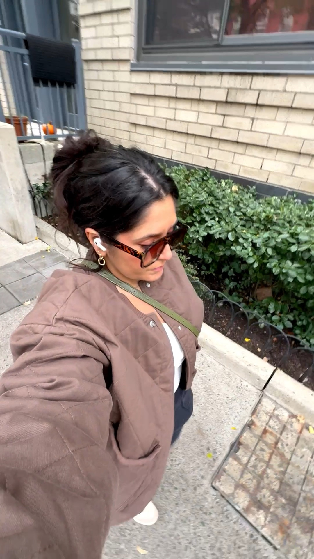 Obsessed with this bomber jacket!! 

Wearing size xl