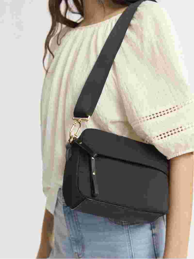 Time and Tru Women's Pearl Camera Bag, Black | Walmart (US)