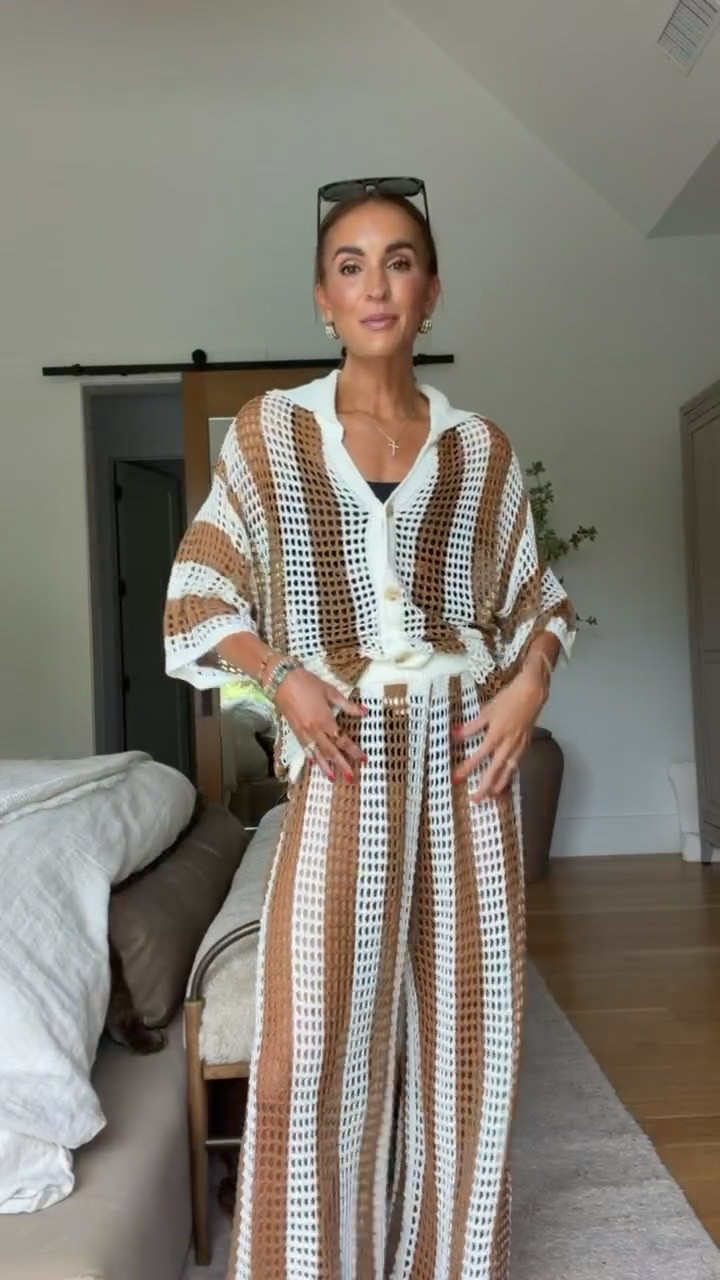 Cannot believe how chic this amazon coverup set is! 😍 so impressed and love this striped combo! 🤍