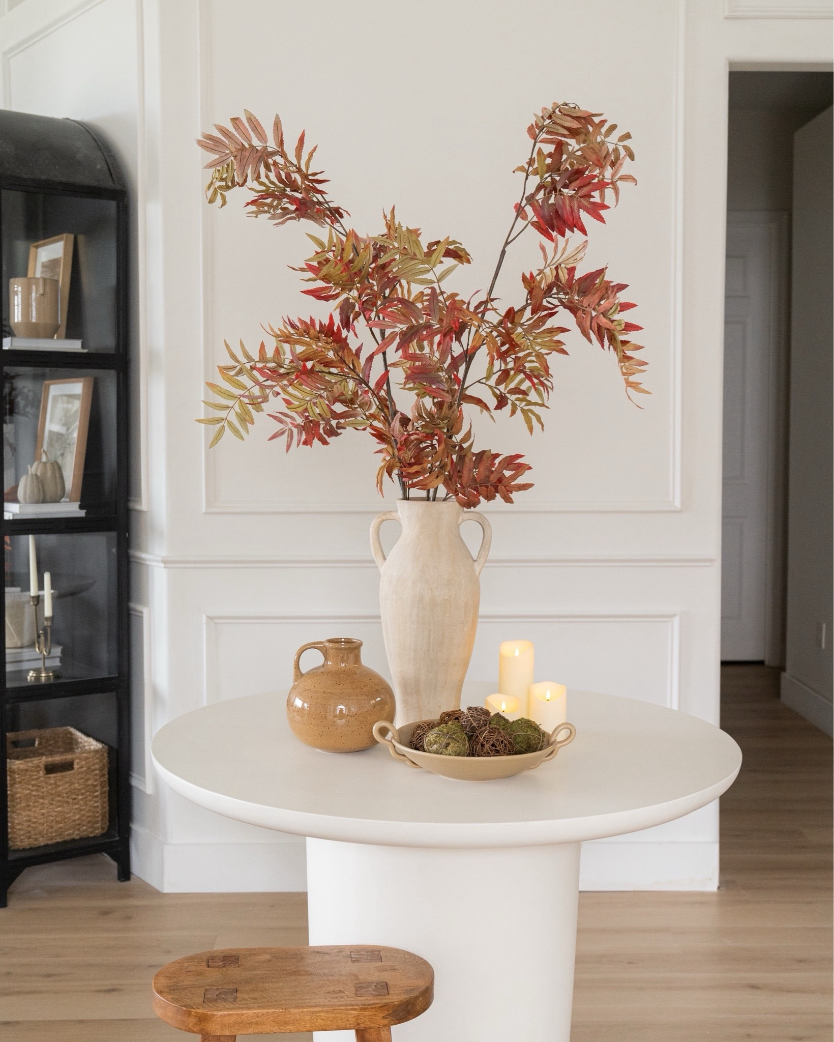 Love these beautiful branches! Perfect with this tall vase and amazing statement pieces!
#homedecor #entrywayinspo #modernhome #designtips

#LTKstyletip #LTKhome
