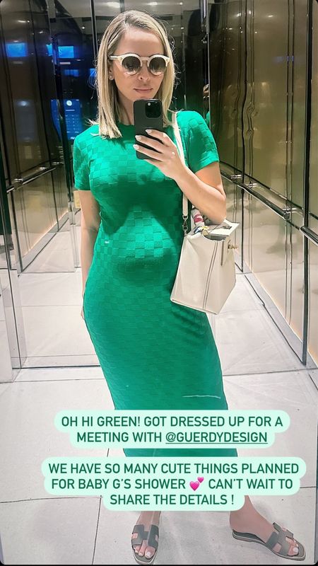 Shop real housewife of Miami Dr. Nicole Martin's green stretch knit short sleeve bump friendly maxi dress 

#LTKbump #LTKstyletip