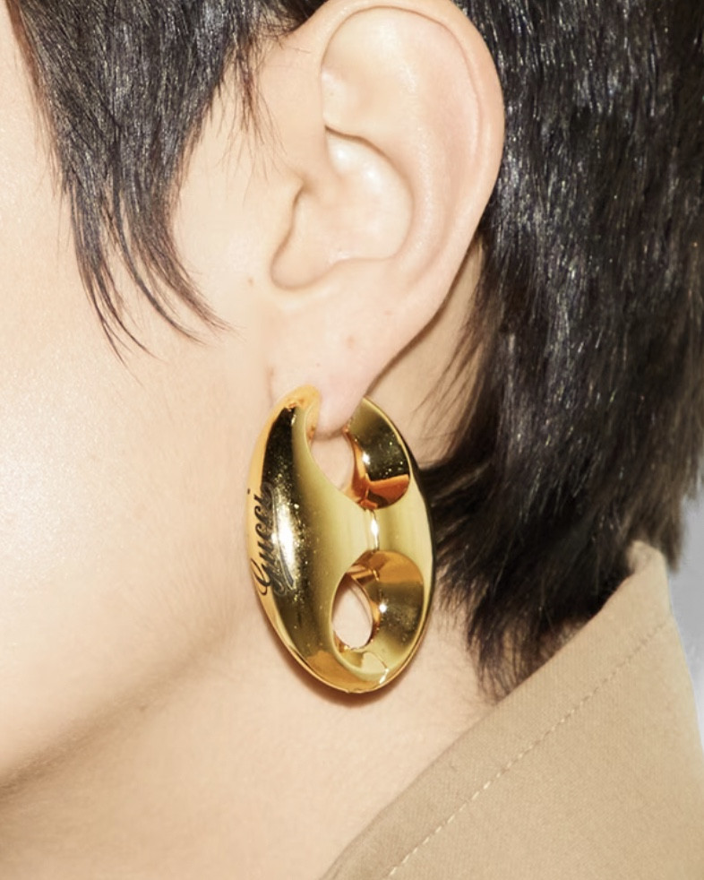 GUCCI MARINA CHAIN EARRINGS

Inspired by the summer spirit and beach clubs on the Italian coast, this item is part of Gucci Lido. The Gucci script keeps defining iconic pieces of the fashion jewelry selection. Here, it enriches this pair of marina chain earrings crafted in gold-toned metal.

#LTKWorkwear #LTKStyleTip #LTKParties