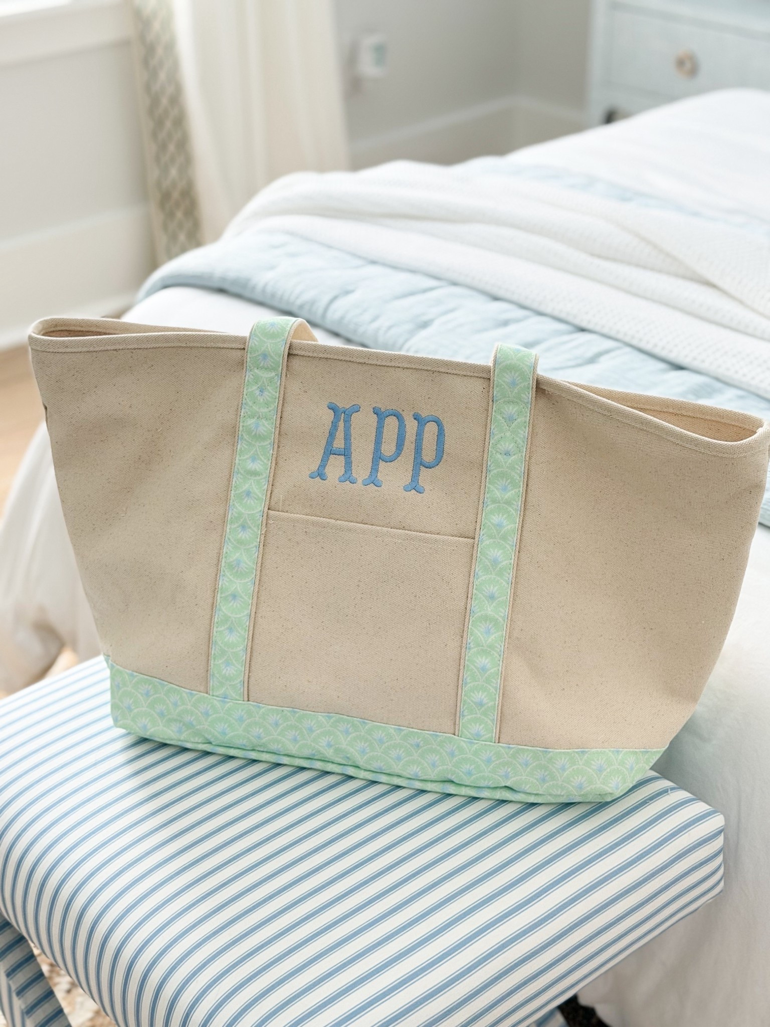 My new favorite tote! Cant wait to use this all spring & summer ☀️it zips! 

Monogram tote, graduation gift, college girl gift, personalized gift, preppy gift, preppy style, classic style