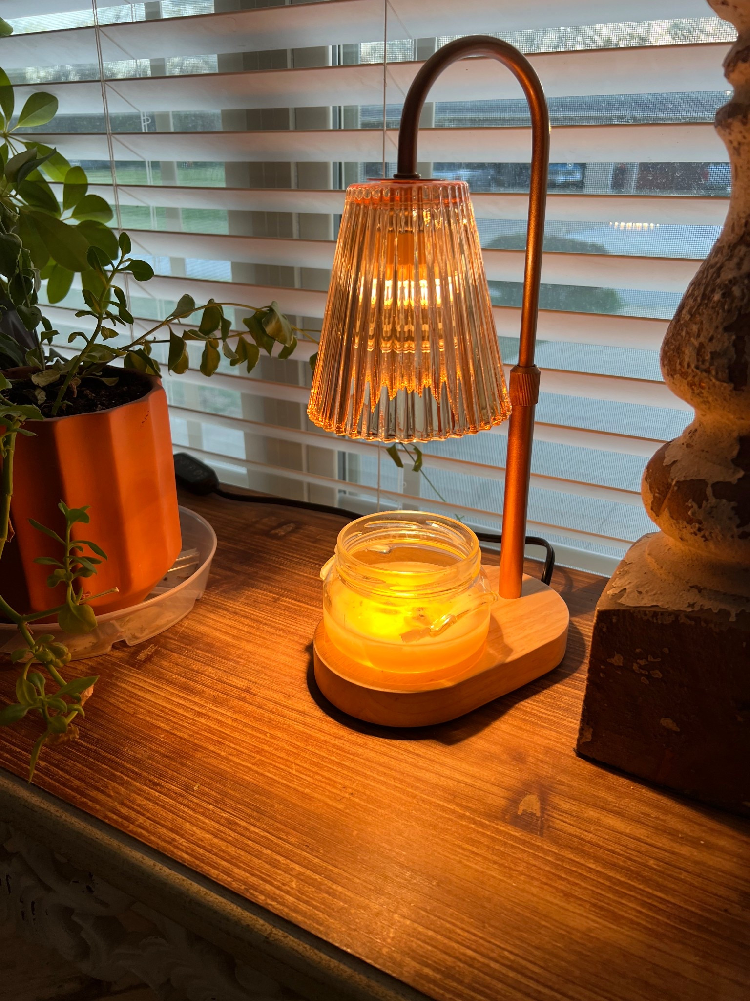 I have been searching for a candle warmer for a while now and I’m OBSESSED! I turn this on everyday, it has a timer and makes my house entry way smell amazing 🤩 I need one in every room! 

#LTKGiftGuide #LTKHome #LTKFindsUnder50