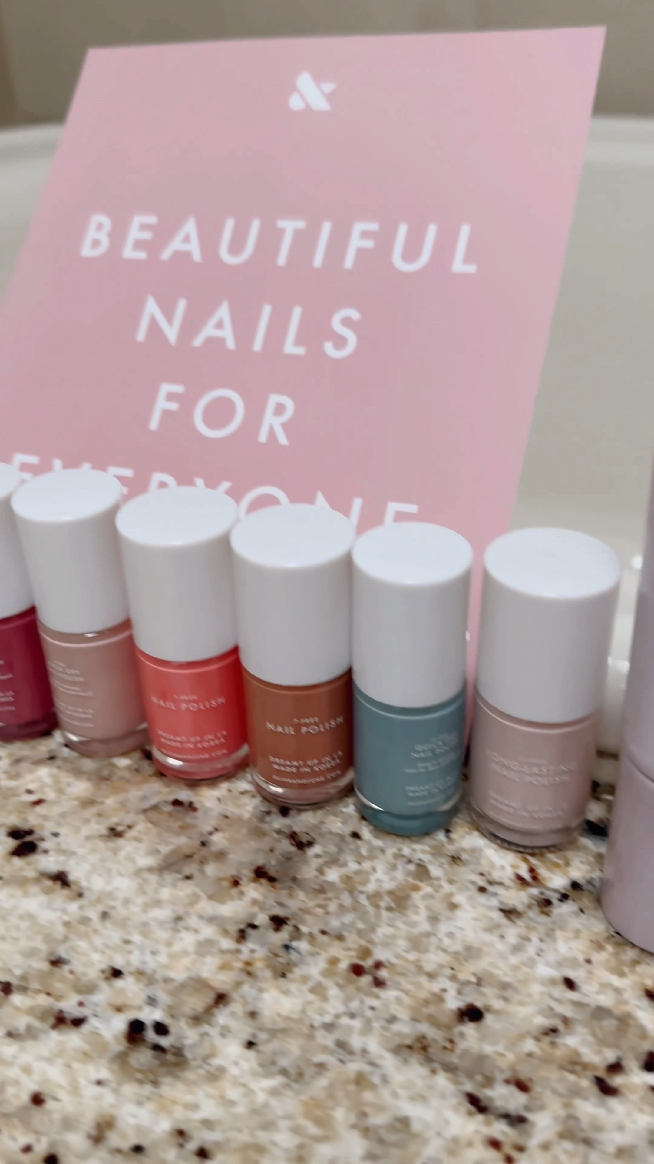 Olive & June nail polish manicure system with quick dry and long lasting polishes- I LOVE these colors 💅🏼🤍 #oliveandjune #nails #polish

#LTKVideo #LTKbeauty