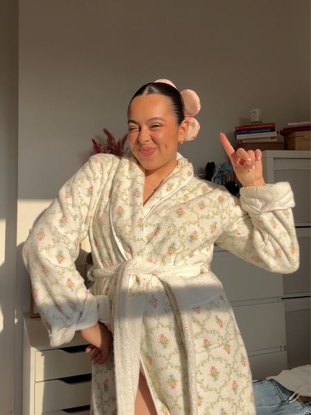 Dainty Flower Robe for GRWM’s🤍

#LTKhome #LTKbeauty #LTKGiftGuide