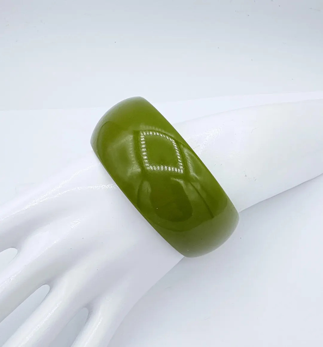Vintage 1" Wide Green Bakelite Bangle Bracelet Tested! | Etsy (Global)