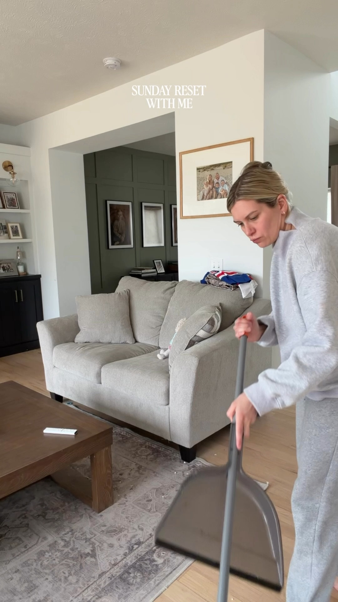 Sunday reset with me 
Cleaning products 
Home decor 
Mackenzie Childs cutting board 