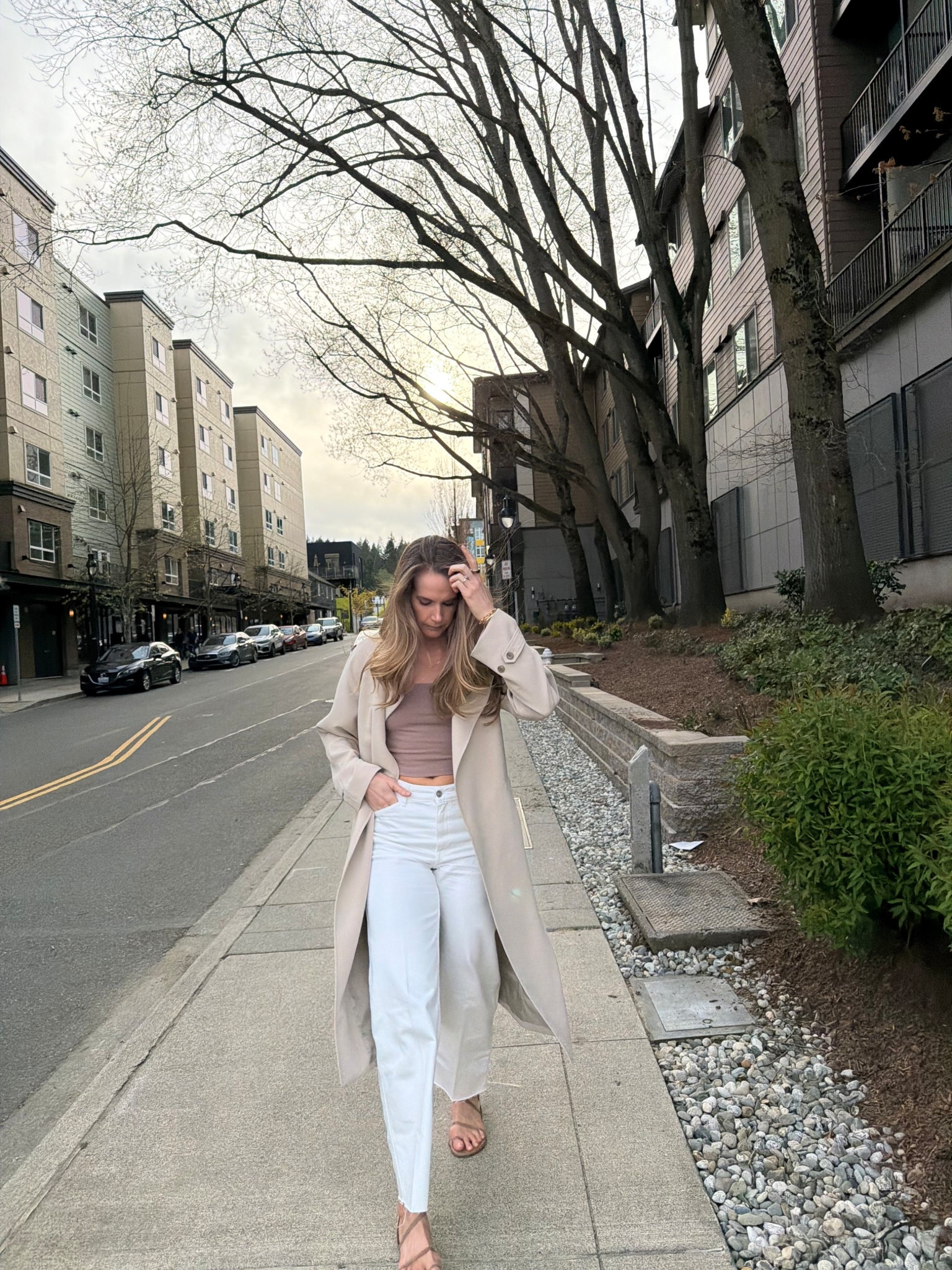 Last night’s dinner look- loving these tall barrel leg denim!

Denim: wearing size 29 Tall
Tank: wearing size L (size up!)
Trench: wearing size M
Sandals: wearing size 11

#LTKTall #LTKMidsize