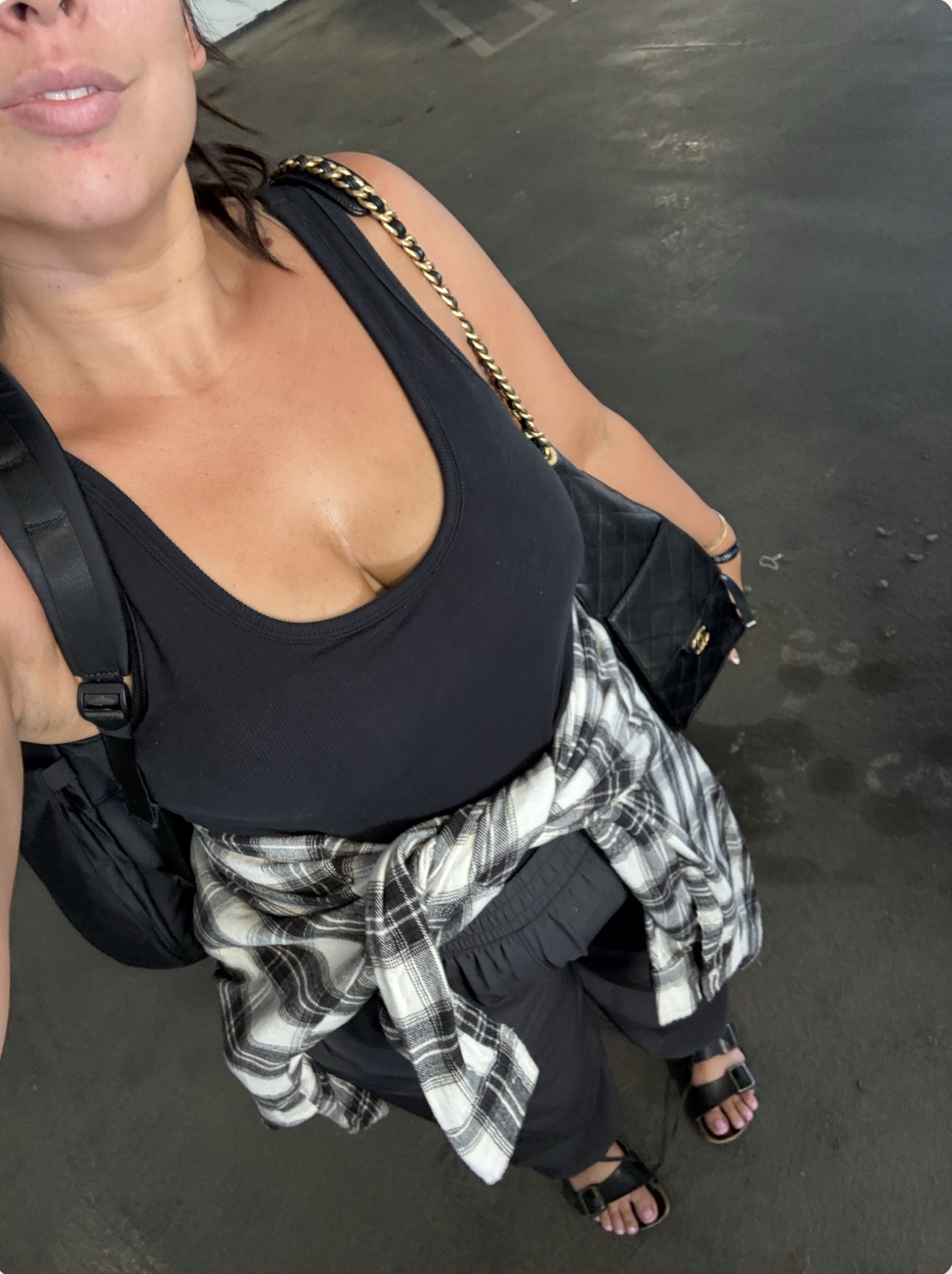 Travel home look! airport outfit, comfy travel look, midsize fashion, comfy style 

 #LTKSeasonal #LTKMidsize