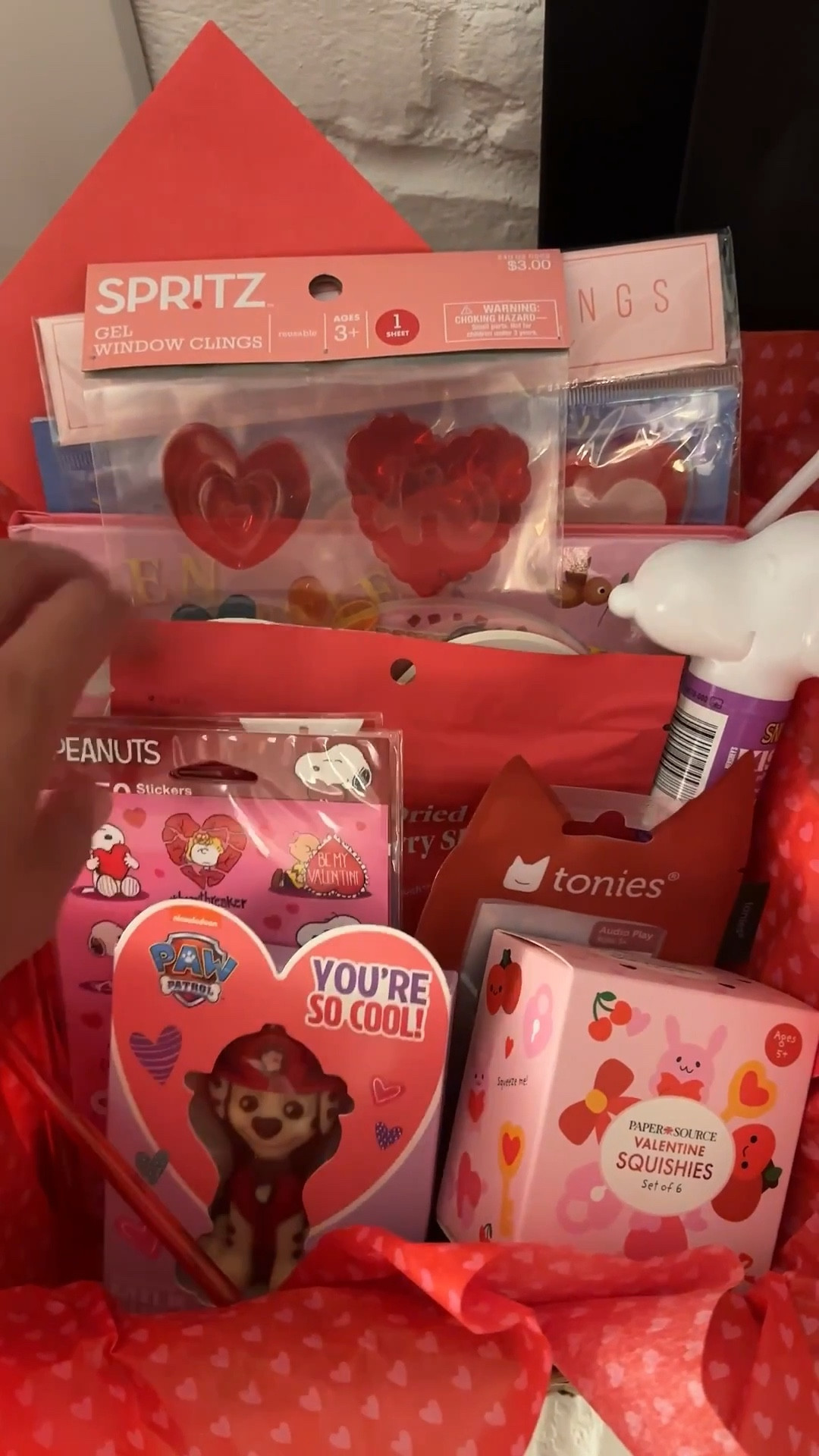 Love this idea for the kiddos ❤️❤️

Toddler Valentine’s Day basket, Valentine’s Day gifts, toddler gifts, seasonal gifts, valentines basket, kids valentines, Grace white

#LTKFindsUnder50 #LTKKids #LTKSeasonal