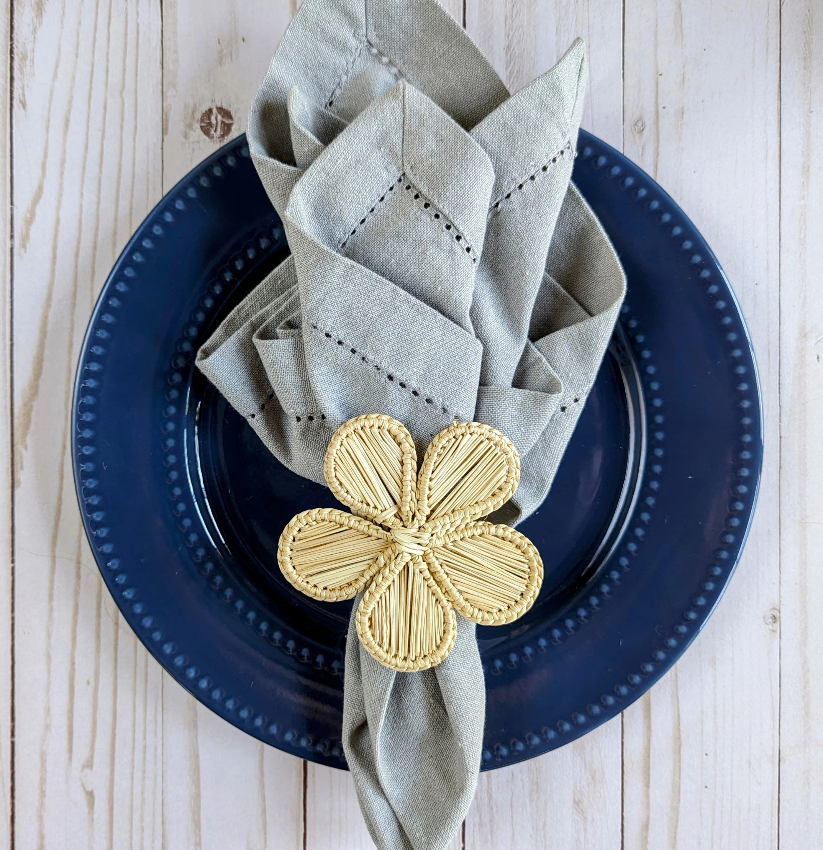 Daisy Woven Napkin Ring | Macondo Forever