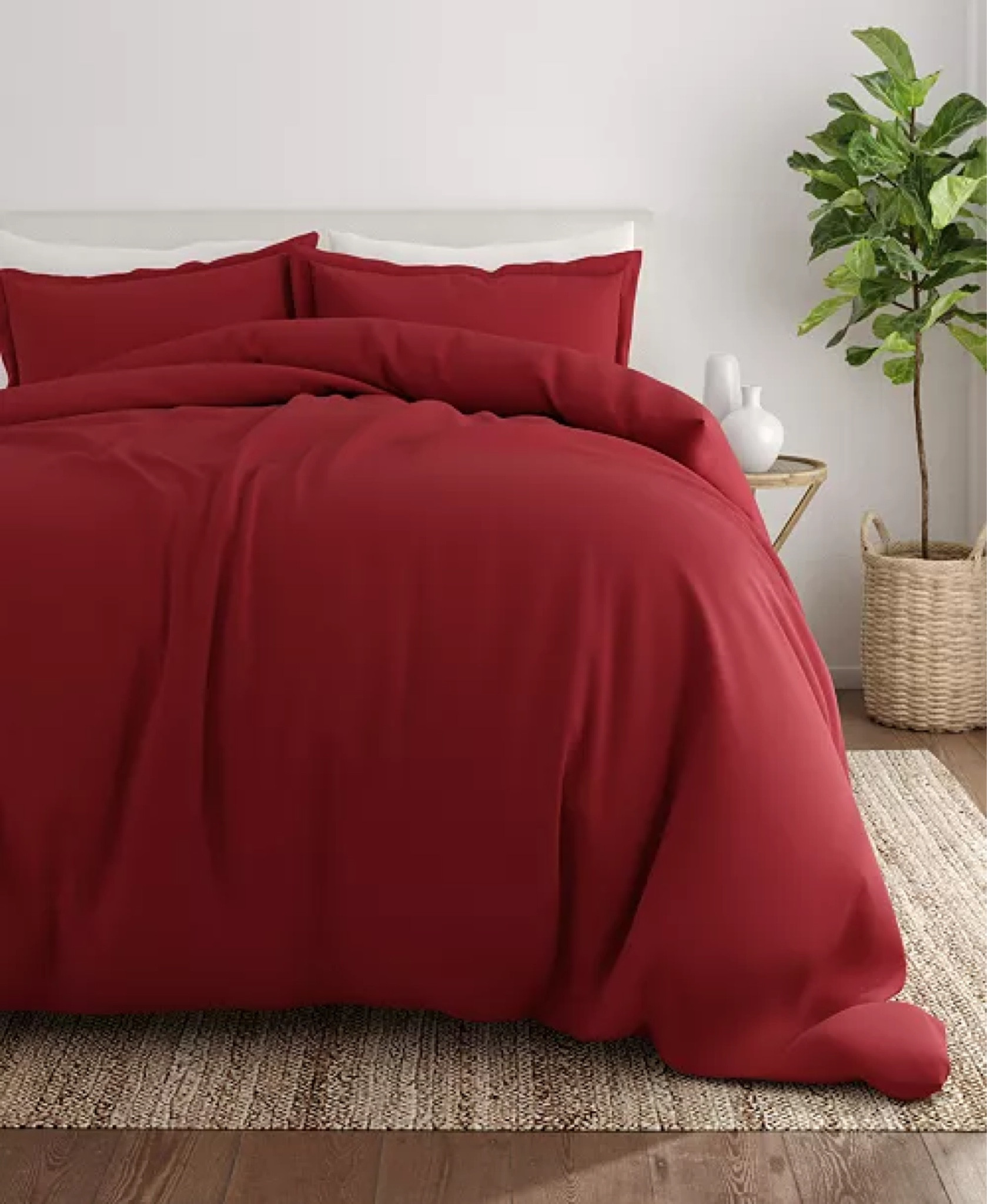 Perfect red duvet for your holiday bedding! 

#LTKsalealert #LTKSeasonal #LTKHoliday