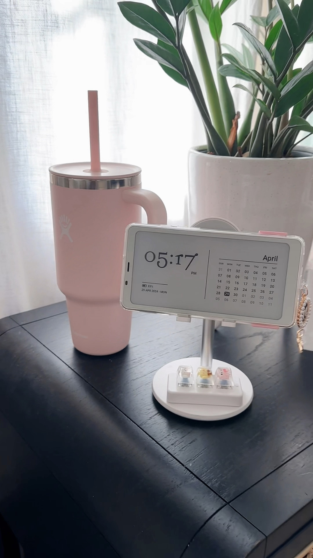 Living my best 📚🐛 life

#LTKFindsUnder100 #LTKVideo #LTKHome