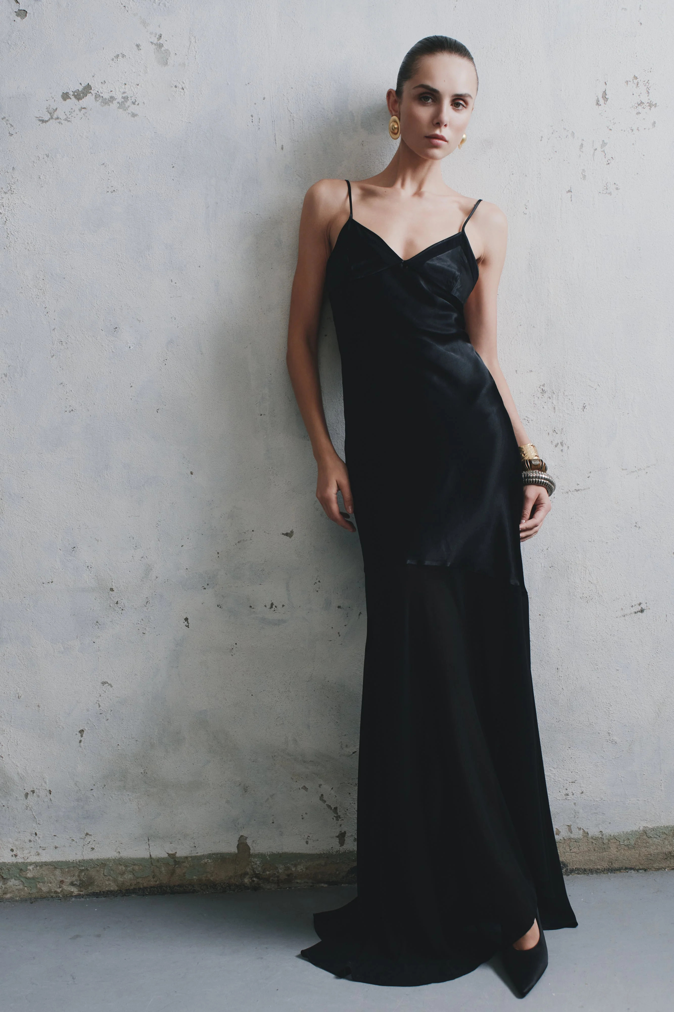 Evelyn Iridescent Satin Maxi Dress - Black | MESHKI US