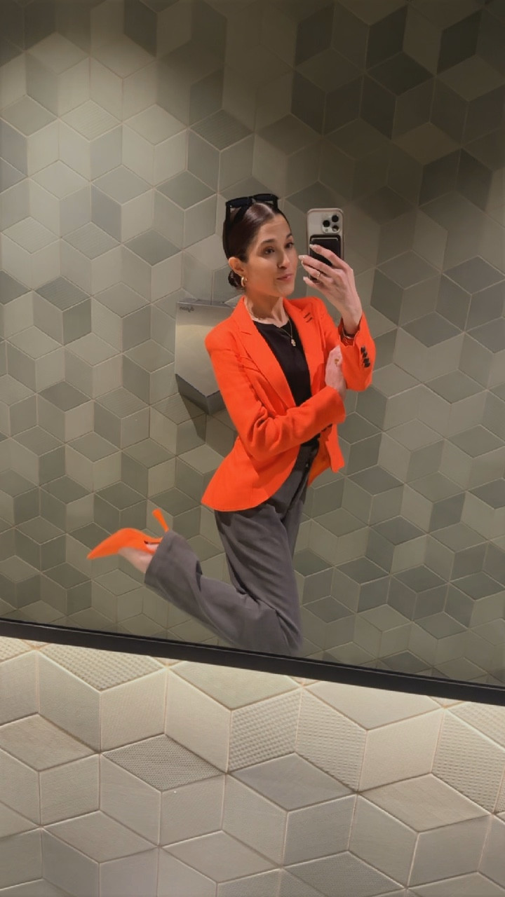 Decided to brighten up a gloomy day with some pops of orange 🍊 

#LTKworkwear #LTKSeasonal #LTKbeauty