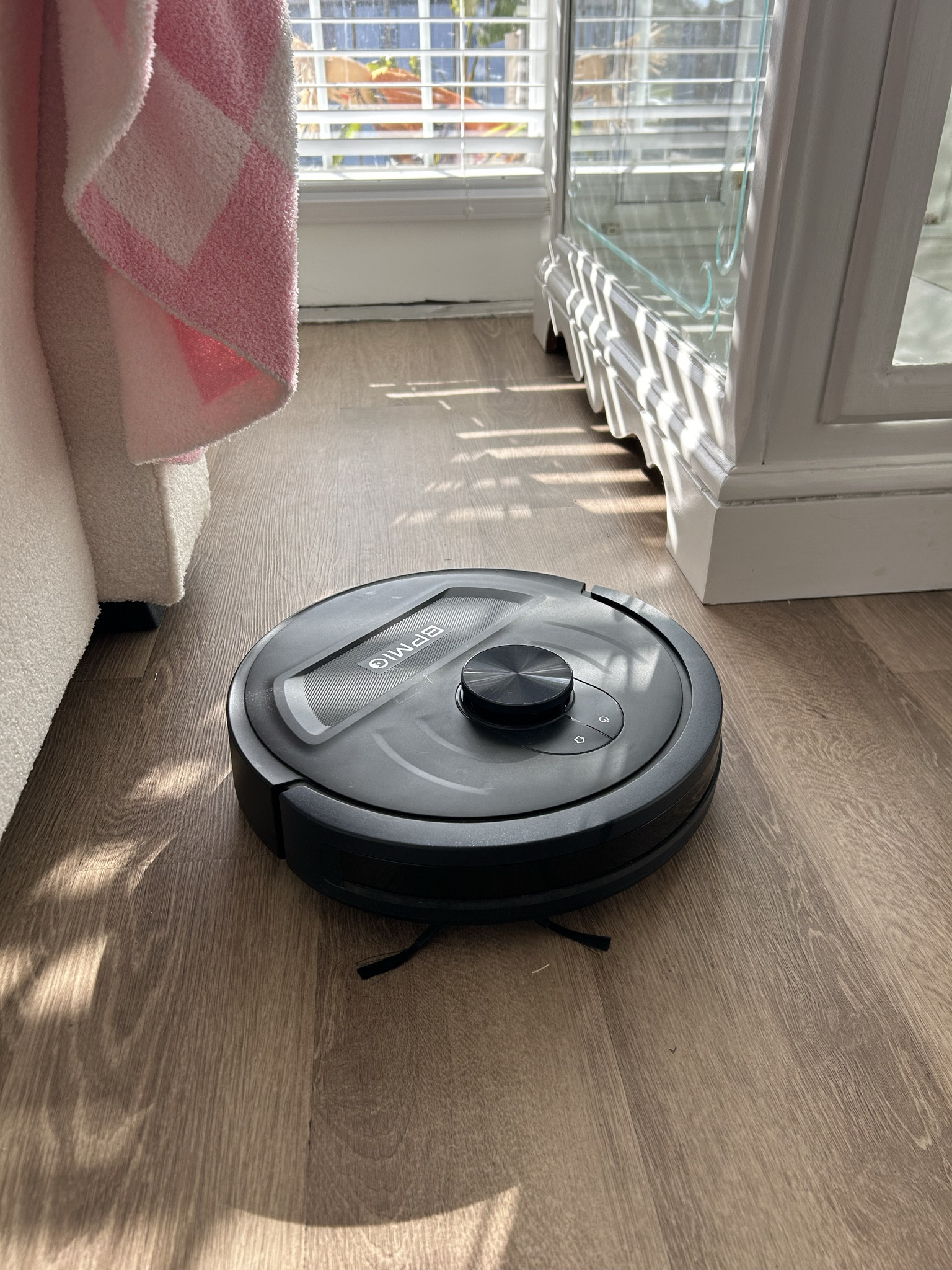 I never vaccum anymore! I just let this work!🤍✨☁️

#LTKActive #LTKGiftGuide #LTKHome