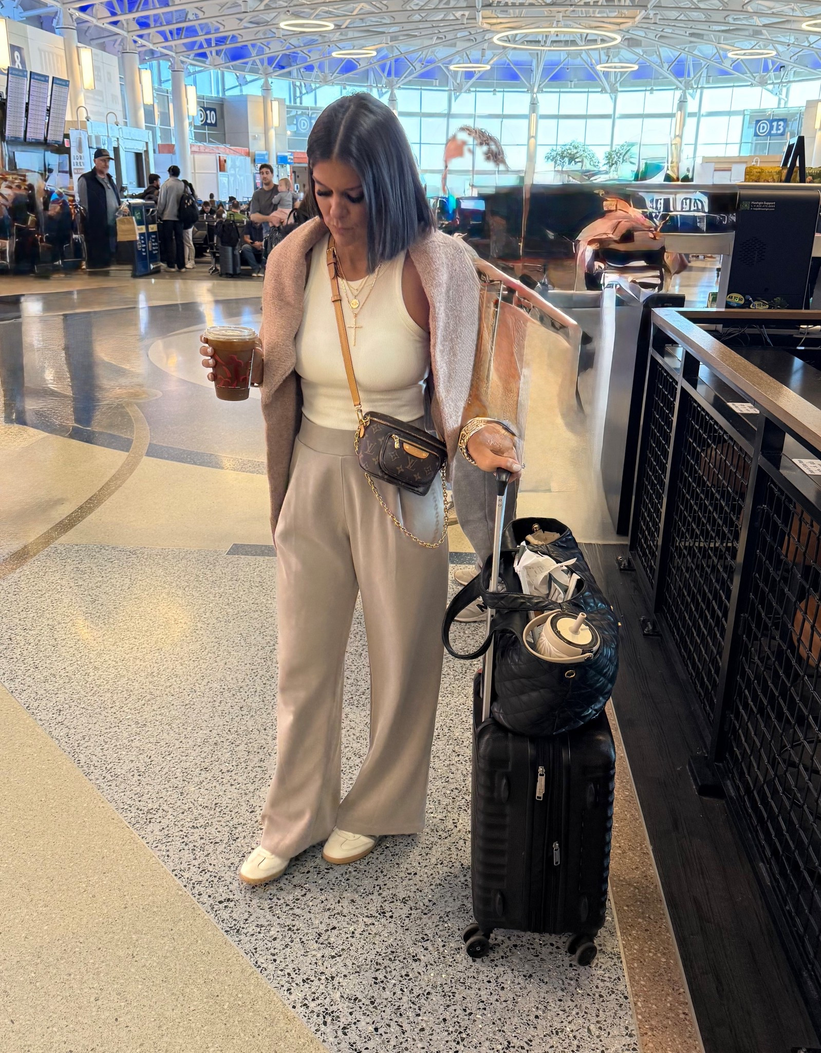 Size small in the 31 inseam in pants, size xs in tank with built in bra

#LTKFindsUnder100 #LTKSeasonal