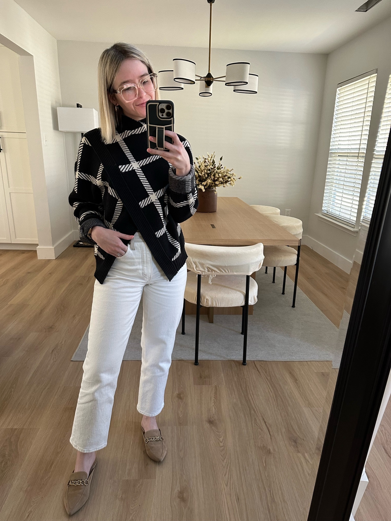 Express Plaid Mock Neck Cuffed Sleeve Crossover Sweater XS tts

Abercrombie Mixed Fabric Ultra High Rise 90s Straight Jean 26s TTS

Steve Madden pointed toe mules tts

#LTKMostLoved #LTKsalealert #LTKfindsunder100