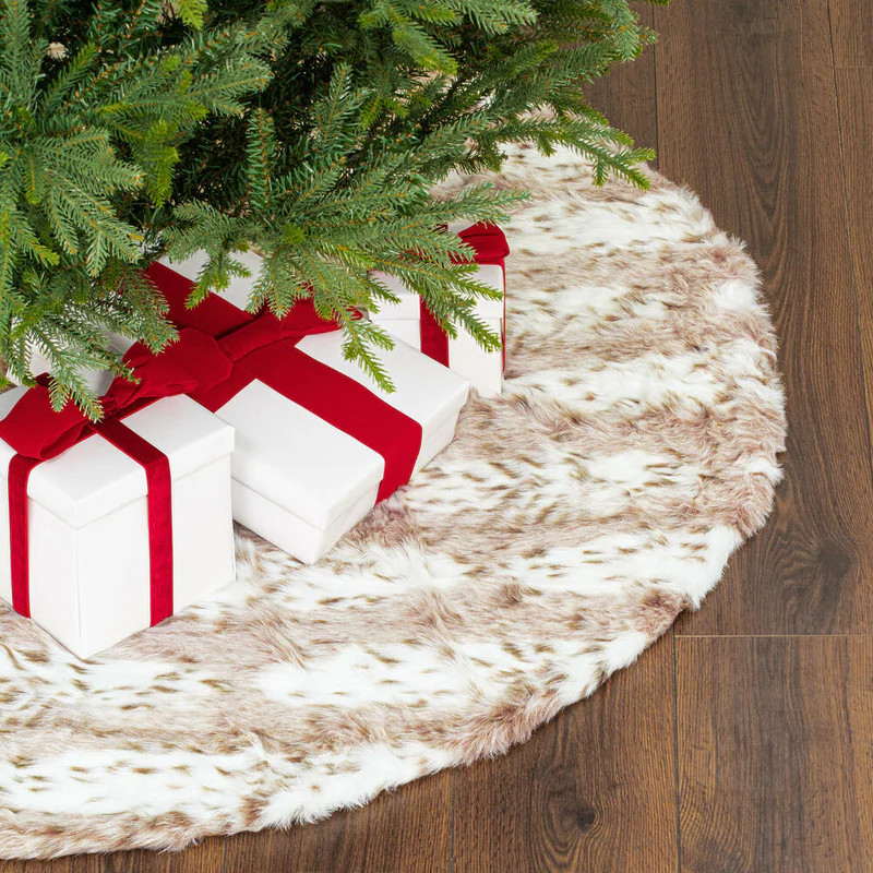 Iberian Faux Fur Tree Skirt | Modern Locke