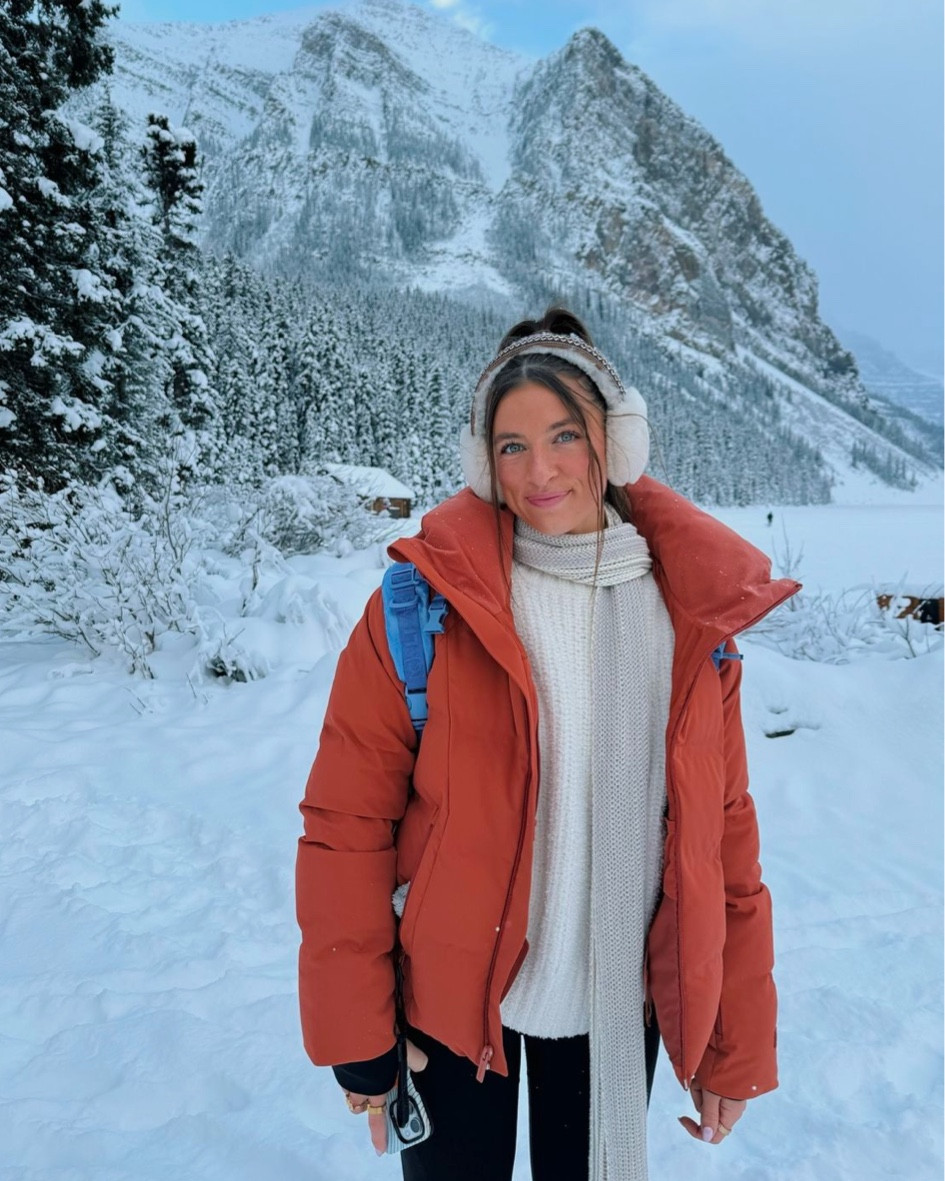 winter wonderland❄️☃️

puffer jacket, sweater, earmuffs, snow outfit, flare leggings, winter outfitt

#LTKSeasonal #LTKHoliday #LTKTravel