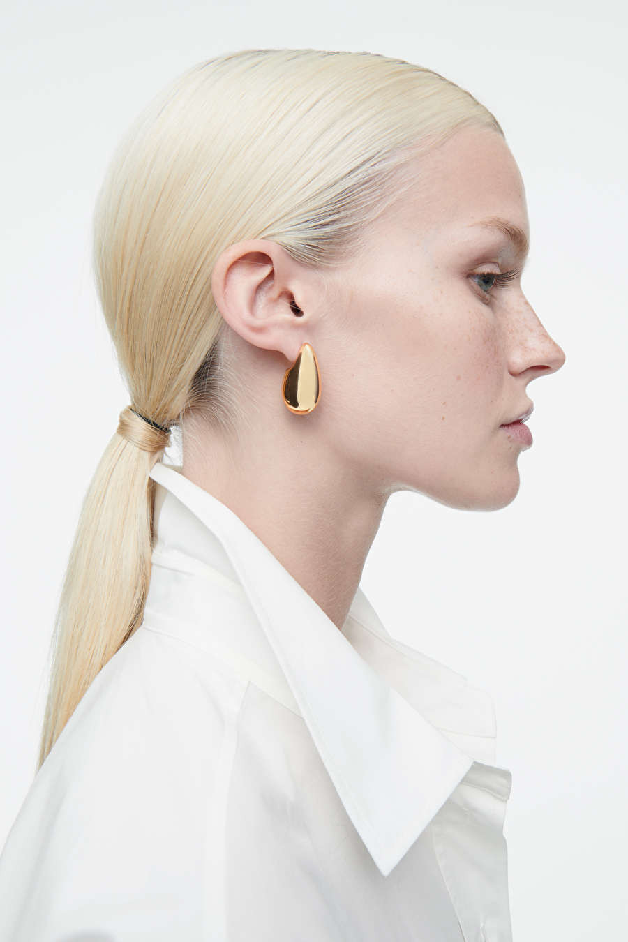 OVERSIZED CHUNKY DROPLET EARRINGS - GOLD - COS | COS (EU)