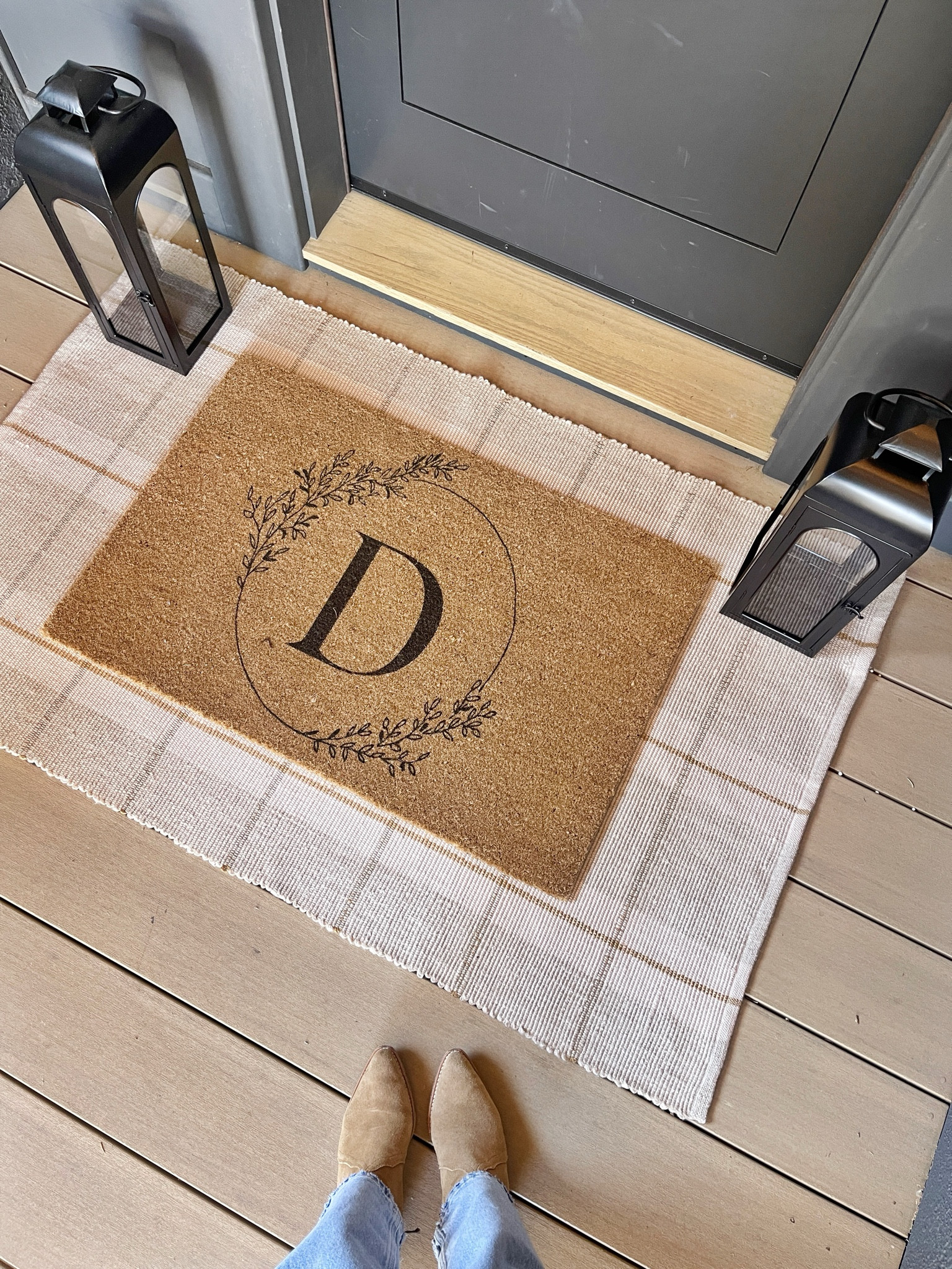 HOME \ new spring front door decor: outdoor rug, mat and lanterns from Walmart!

Porch

#LTKhome #LTKSeasonal #LTKfindsunder50