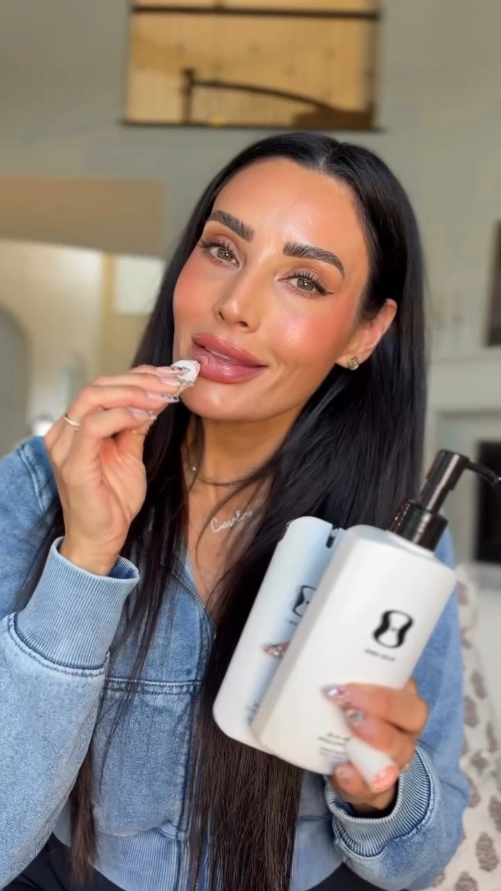 Can you tell I love OneSkin? 🖤

I see SO much skincare, and a lot of it can feel like marketing and fluff. When I think of OneSkin, I think science.
Founded by women scientists, OneSkin is a biotech company focused on aging at the cellular level, with serious research and testing beh/ind their proprietary OS-01 Peptide™

Cellular aging is such an exciting direction in skincare, and I love seeing a brand actually doing the work behind the claims. Basically…science backed skincare is badass. 😂

Comment LINK and I will send you my favorite OneSkin pnroducts with my discount code

@oneskin.co 
#oneskinambassador #antiaging #skincareroutine #skincaretips #peptides

#LTKBeauty #LTKselfcare #LTKgrwm