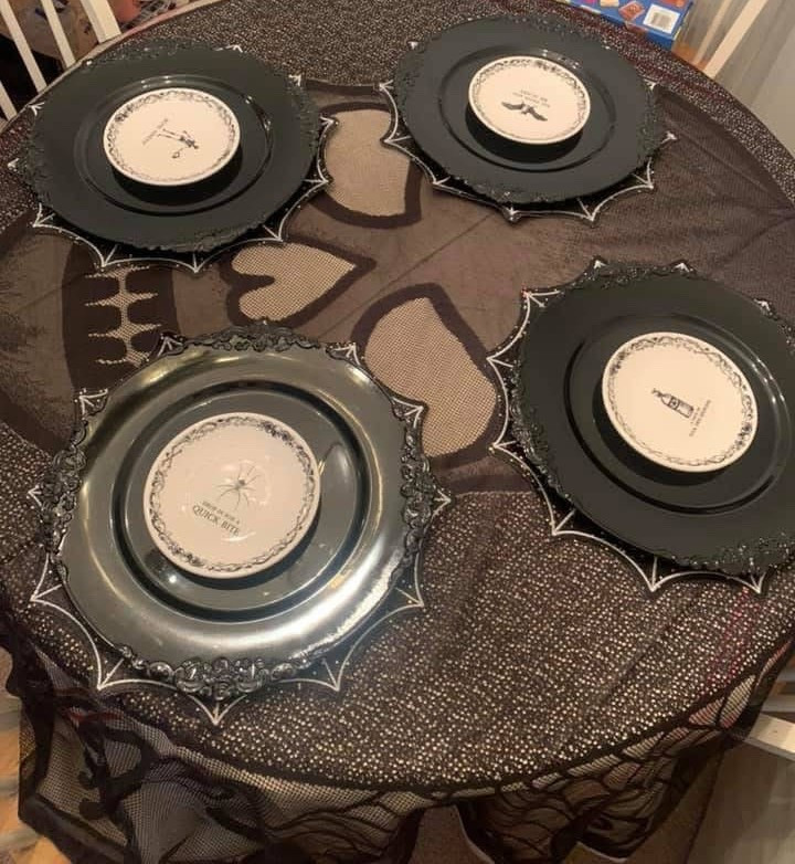 Halloween table!! I can’t love this enough!

#LTKHalloween #LTKHome #LTKSeasonal