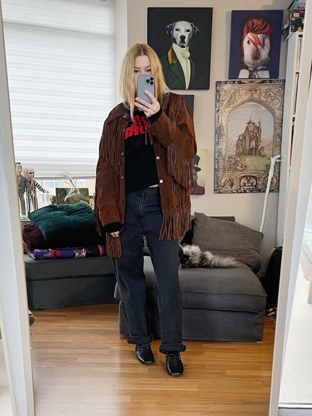 
Major outfit repeater over here 🙋‍♀️ just changing up the boots and adding a jacket from the last time I wore it. But is it really outfit repeating, or is it just wearing your wardrobe like a normal person?
Jacket and boots vintage/secondhand.
•
.  #falllook  #torontostylist #StyleOver40  #secondhandFind #fashionstylist #slowfashion #FashionOver40  #fringejacket #70jackets #vintageceline #MumStyle #genX #genXStyle #shopSecondhand #genXInfluencer #WhoWhatWearing #genXblogger #secondhandDesigner #Over40Style #40PlusStyle #Stylish40


#LTKstyletip #LTKover40 #LTKshoecrush
