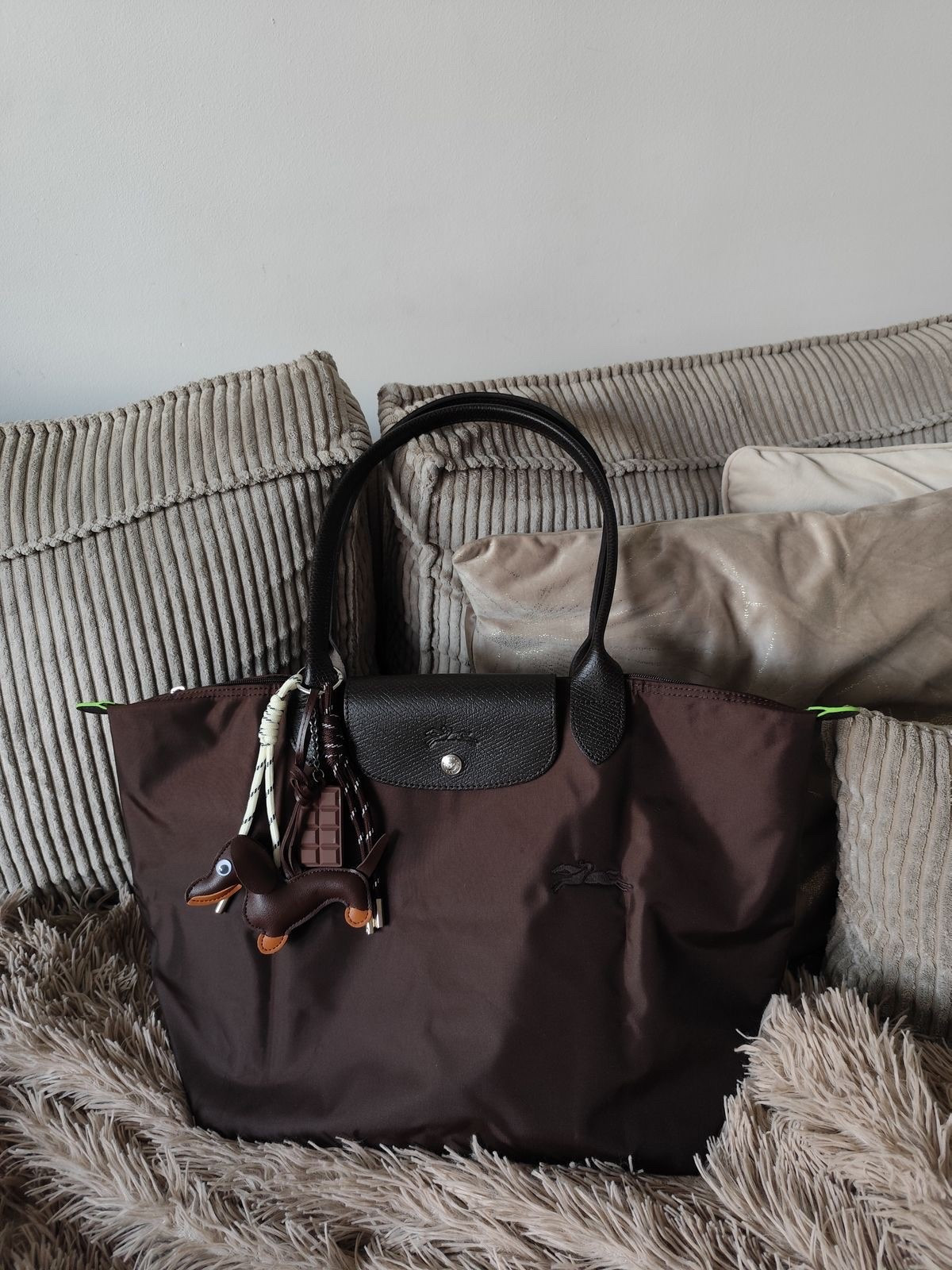 No one on my Xmas wishlist this year is this incredible Longchamp Le Pliage in this dark brown color. Simply stunning 

#LTKHoliday #LTKGiftGuide #LTKootd