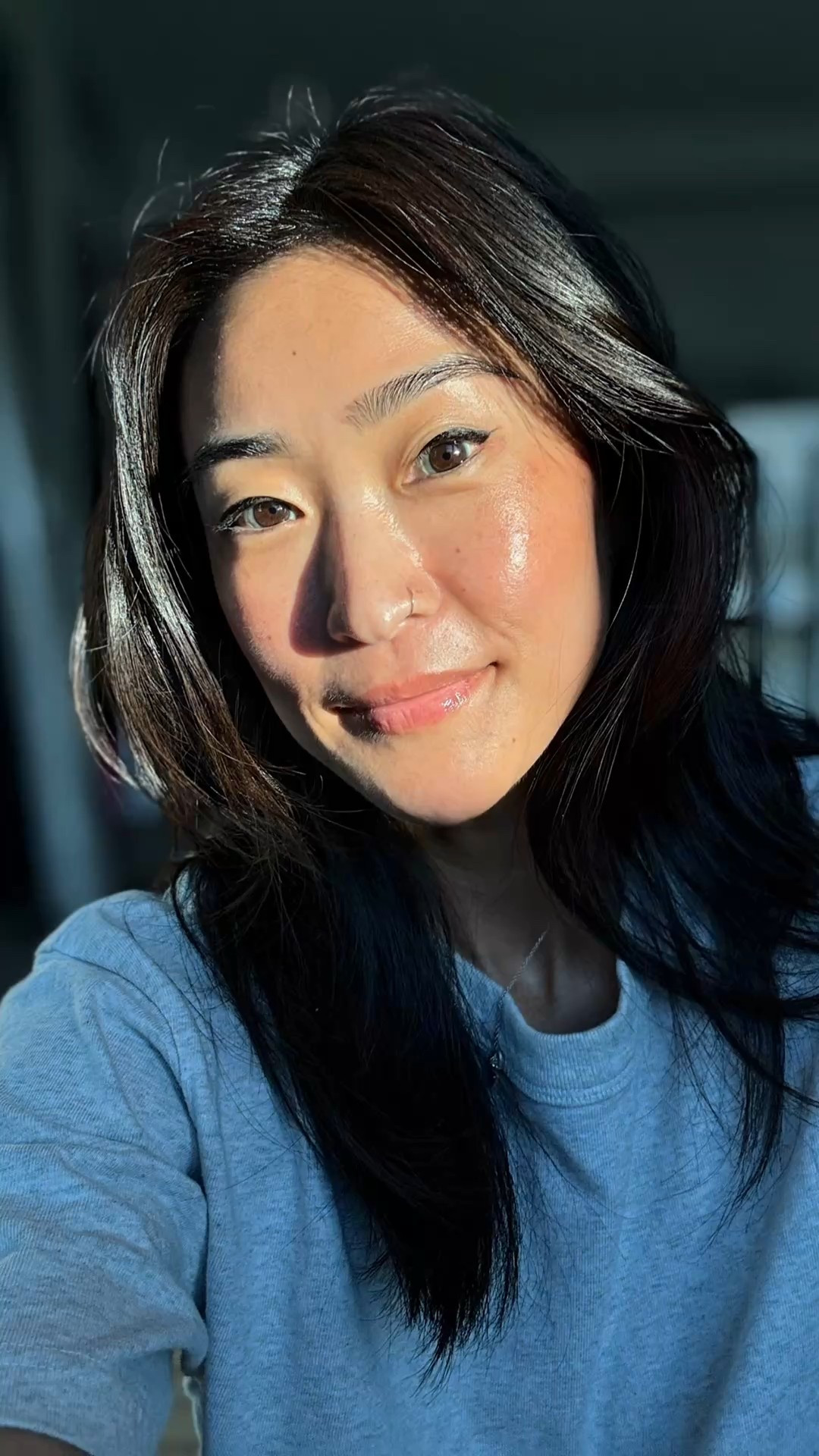 Let’s do my 5 minute makeup routine and chat about dating

Face mist & SPF @tatcha 
Vit C serum @innisfreeusa 
Liquid liner @kvdbeauty 
Blush @saiebeauty 
Lip @versed 
App @hinge 

#dating #datingadvice #datingapp #datingtips #hinge #5minmakeup #5minutemakeup